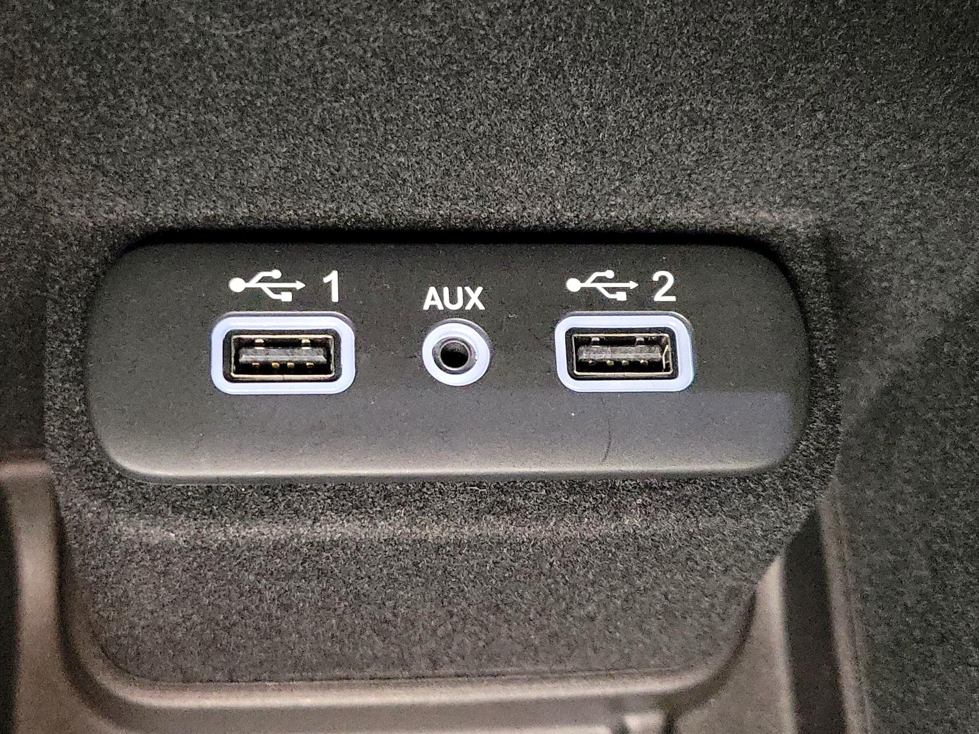 Thumbnail: 2020 Dodge Charger - 18