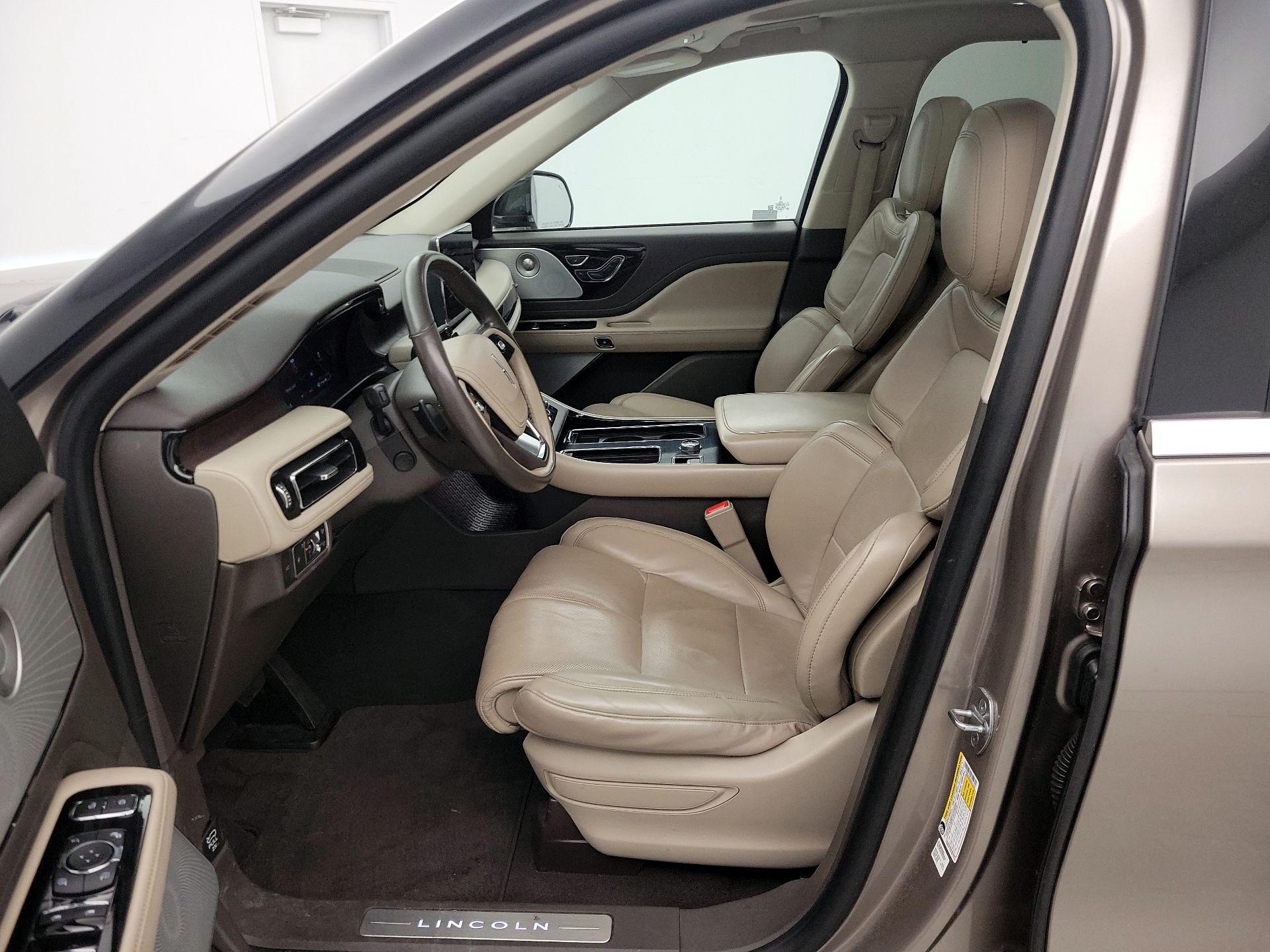 Thumbnail: 2020 Lincoln Aviator - 11