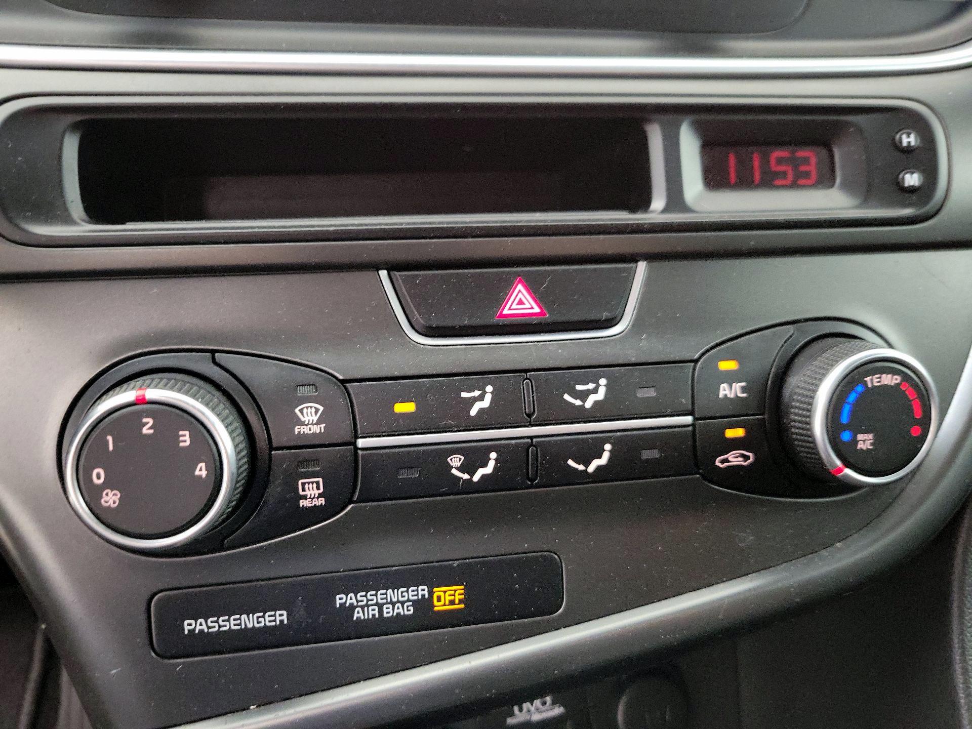 Thumbnail: 2015 Kia Optima - 16