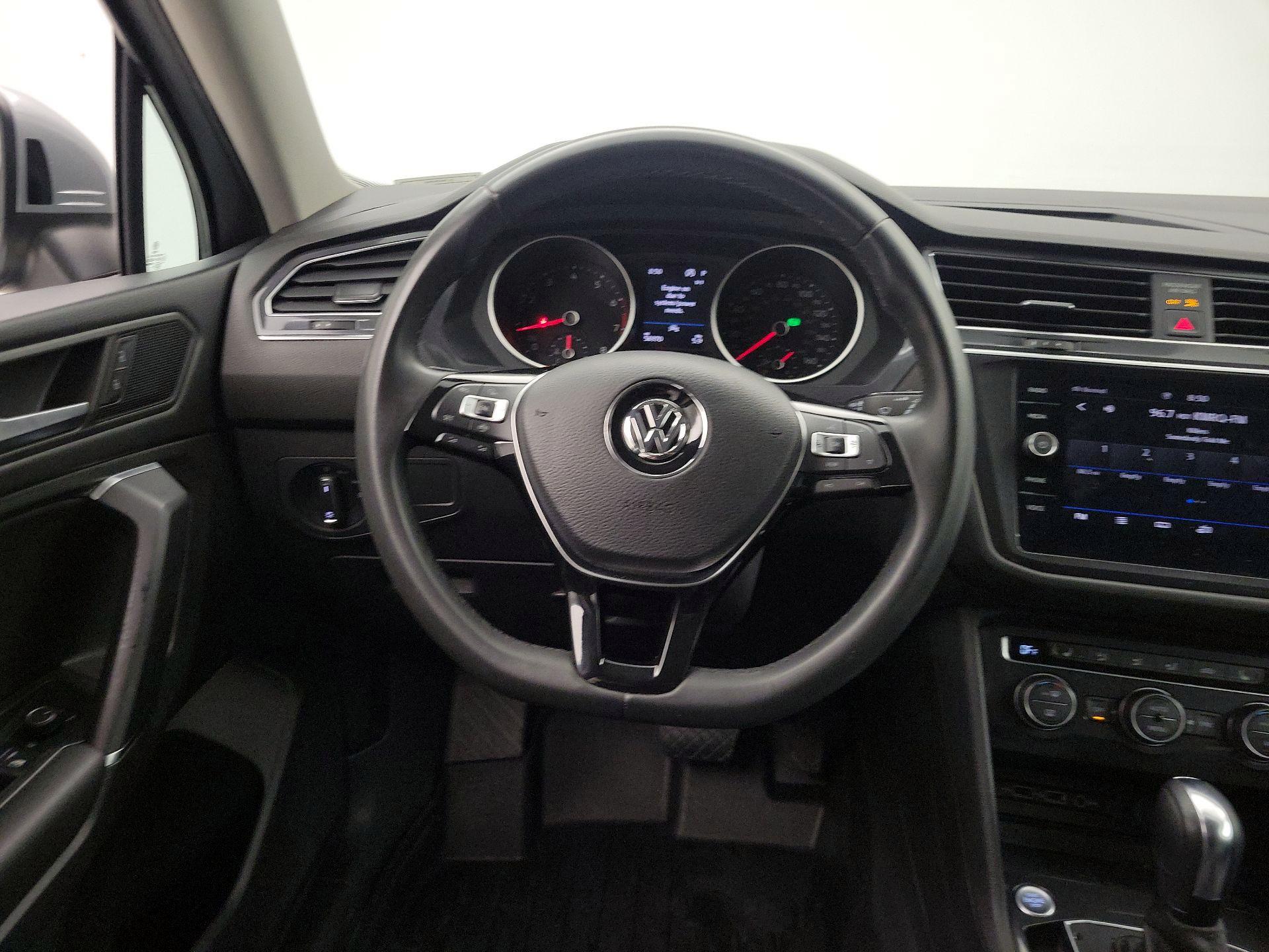 Thumbnail: 2020 Volkswagen Tiguan - 10