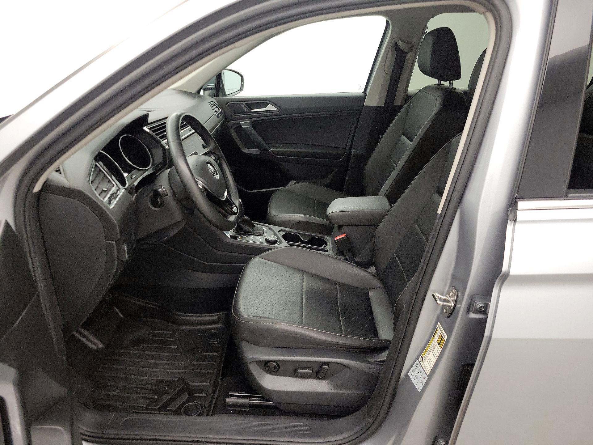 Thumbnail: 2020 Volkswagen Tiguan - 11