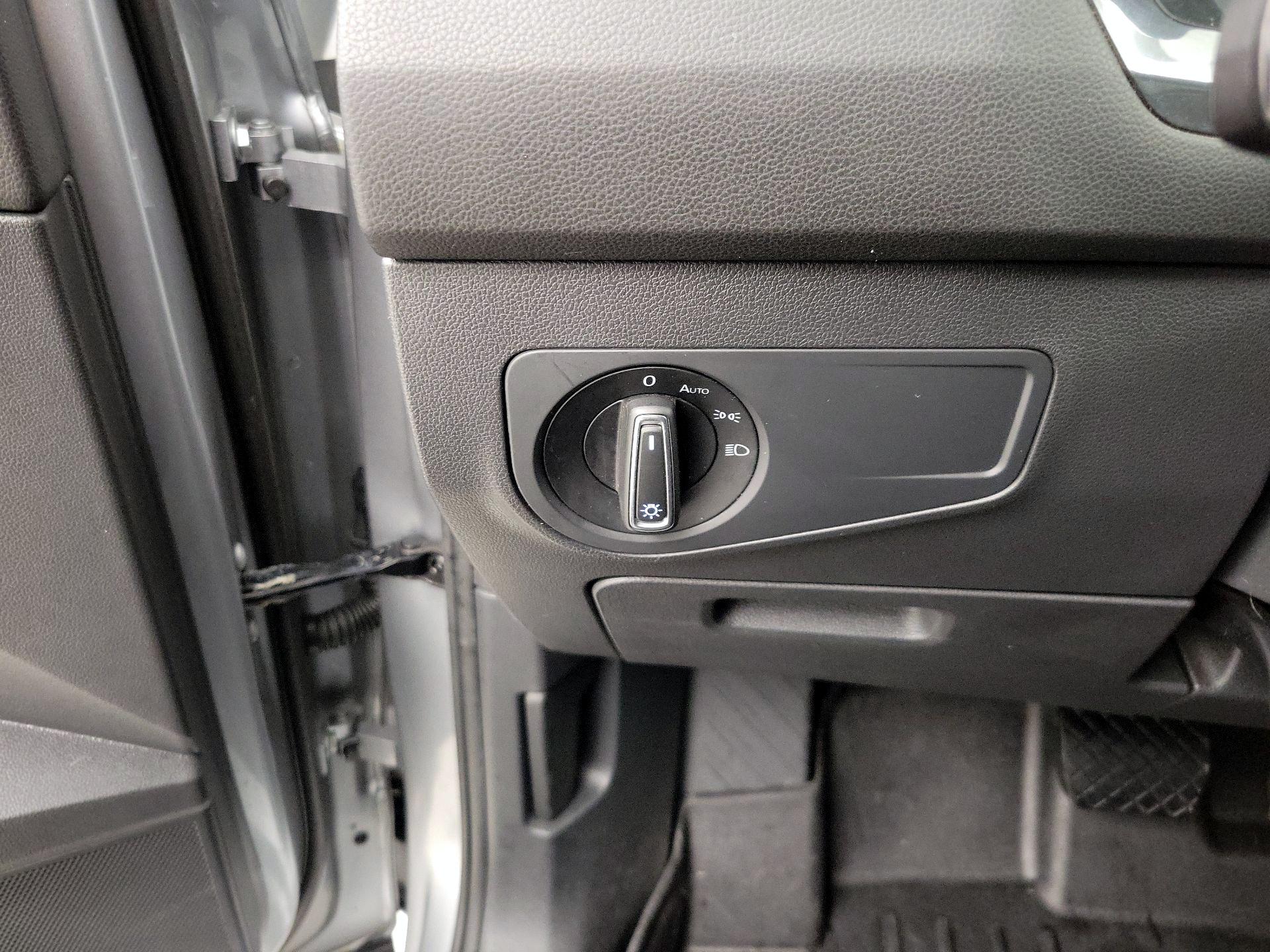 Thumbnail: 2020 Volkswagen Tiguan - 13