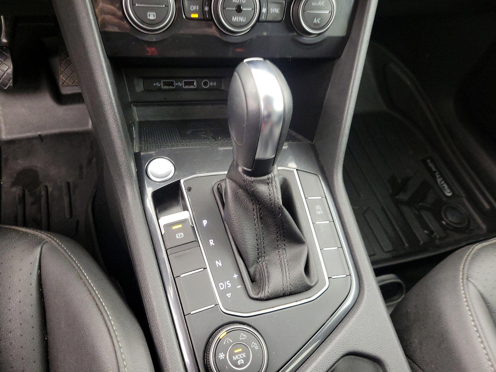 Thumbnail: 2020 Volkswagen Tiguan - 17