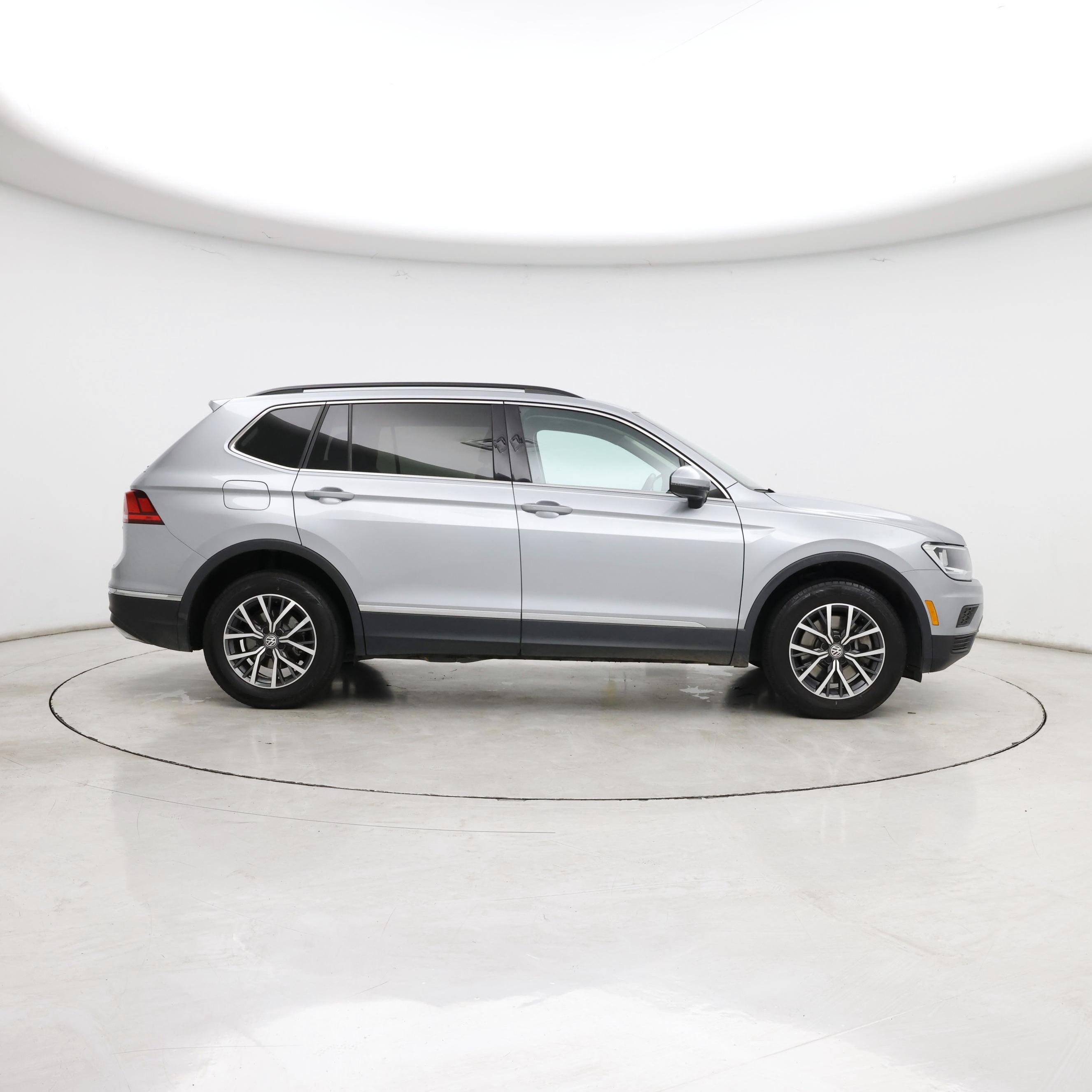 Thumbnail: 2020 Volkswagen Tiguan - 7