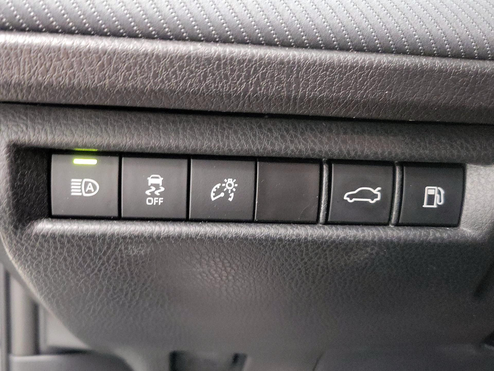 Thumbnail: 2025 Toyota Camry - 13