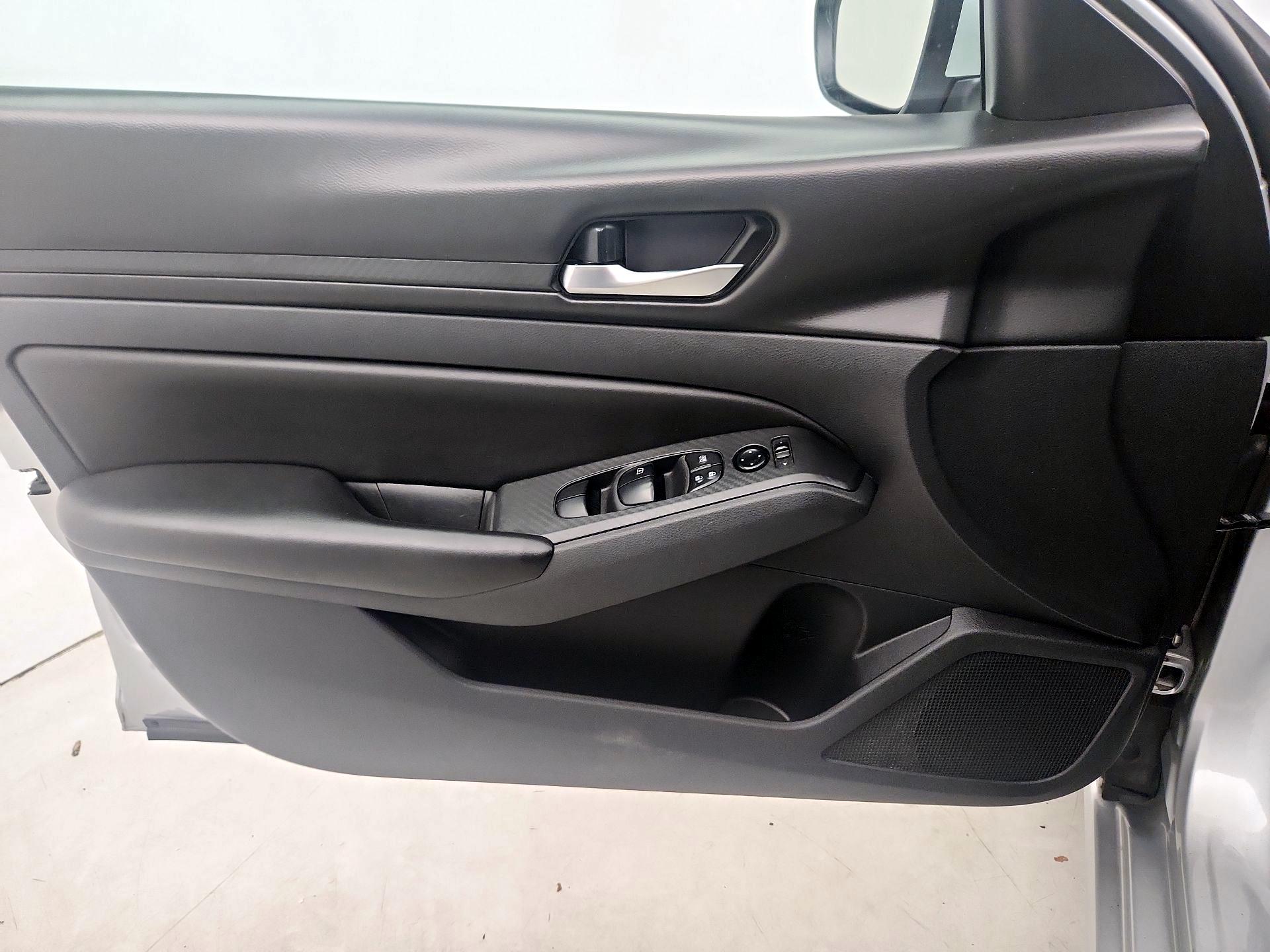 Thumbnail: 2021 Nissan Altima - 12