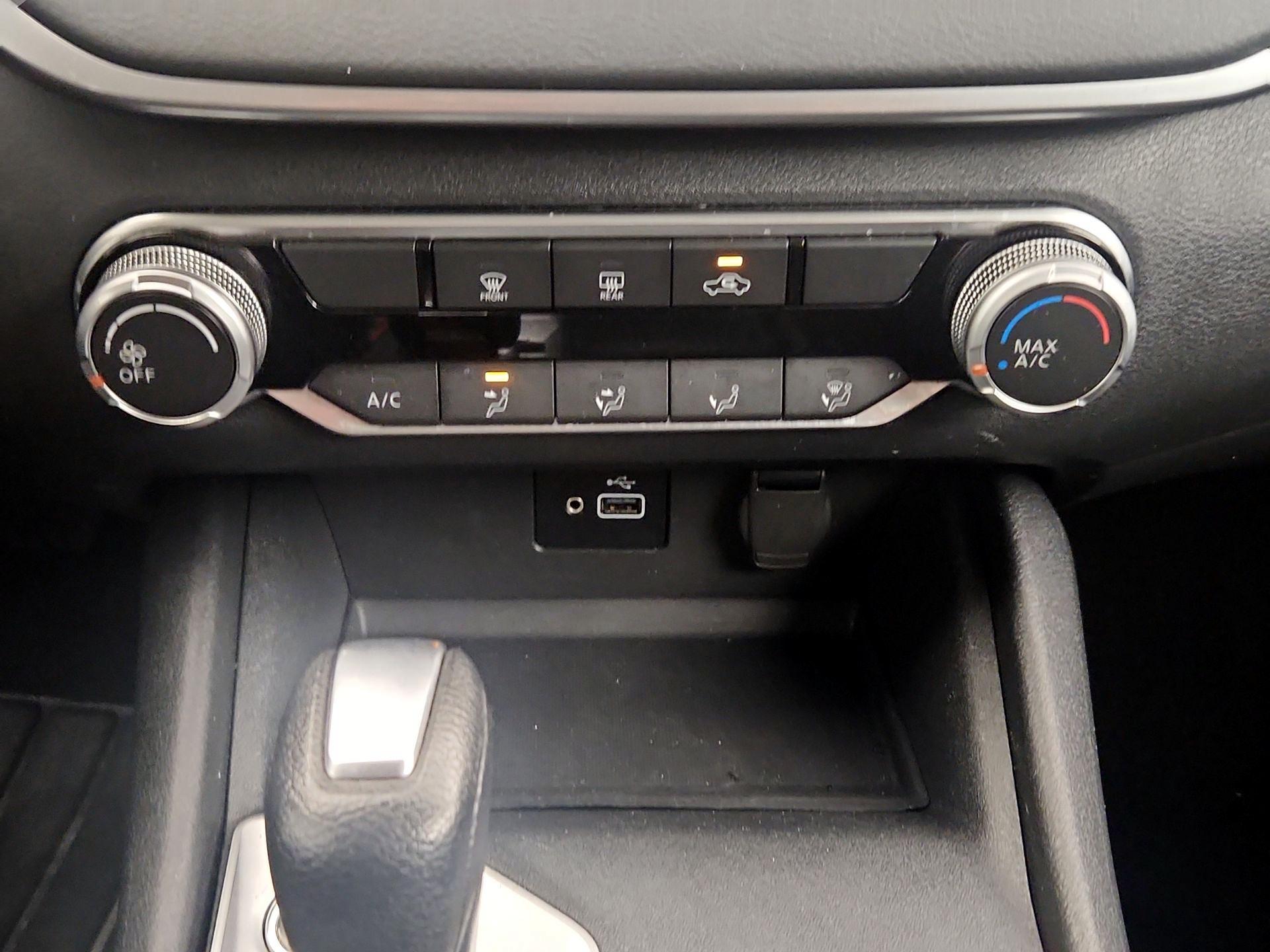 Thumbnail: 2021 Nissan Altima - 16