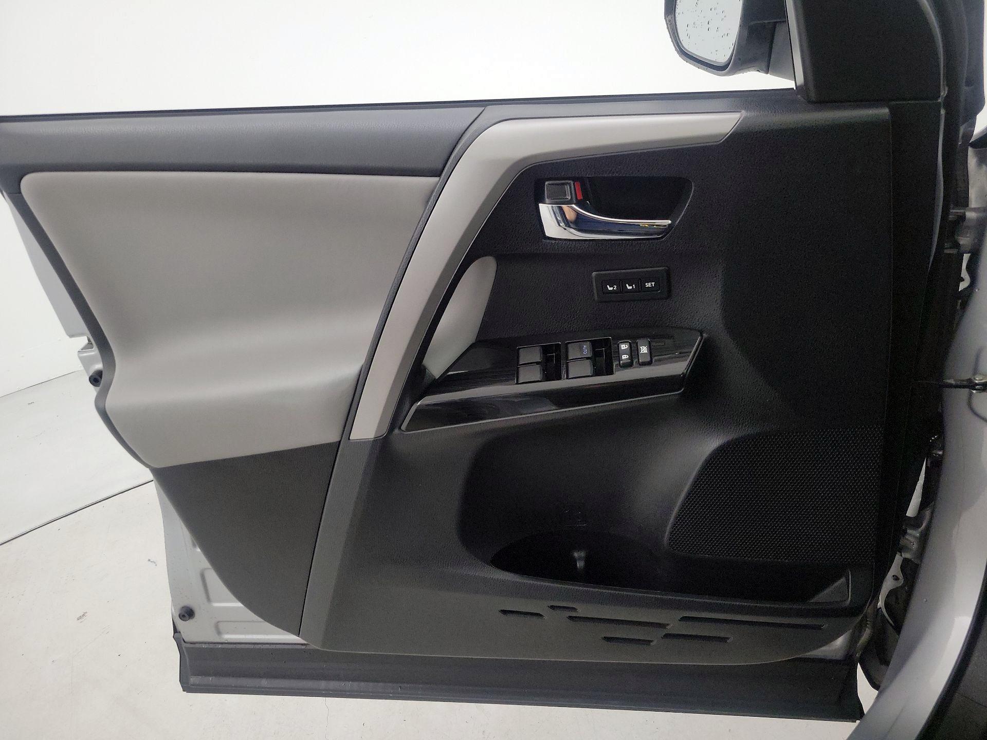 Thumbnail: 2017 Toyota RAV4 - 12