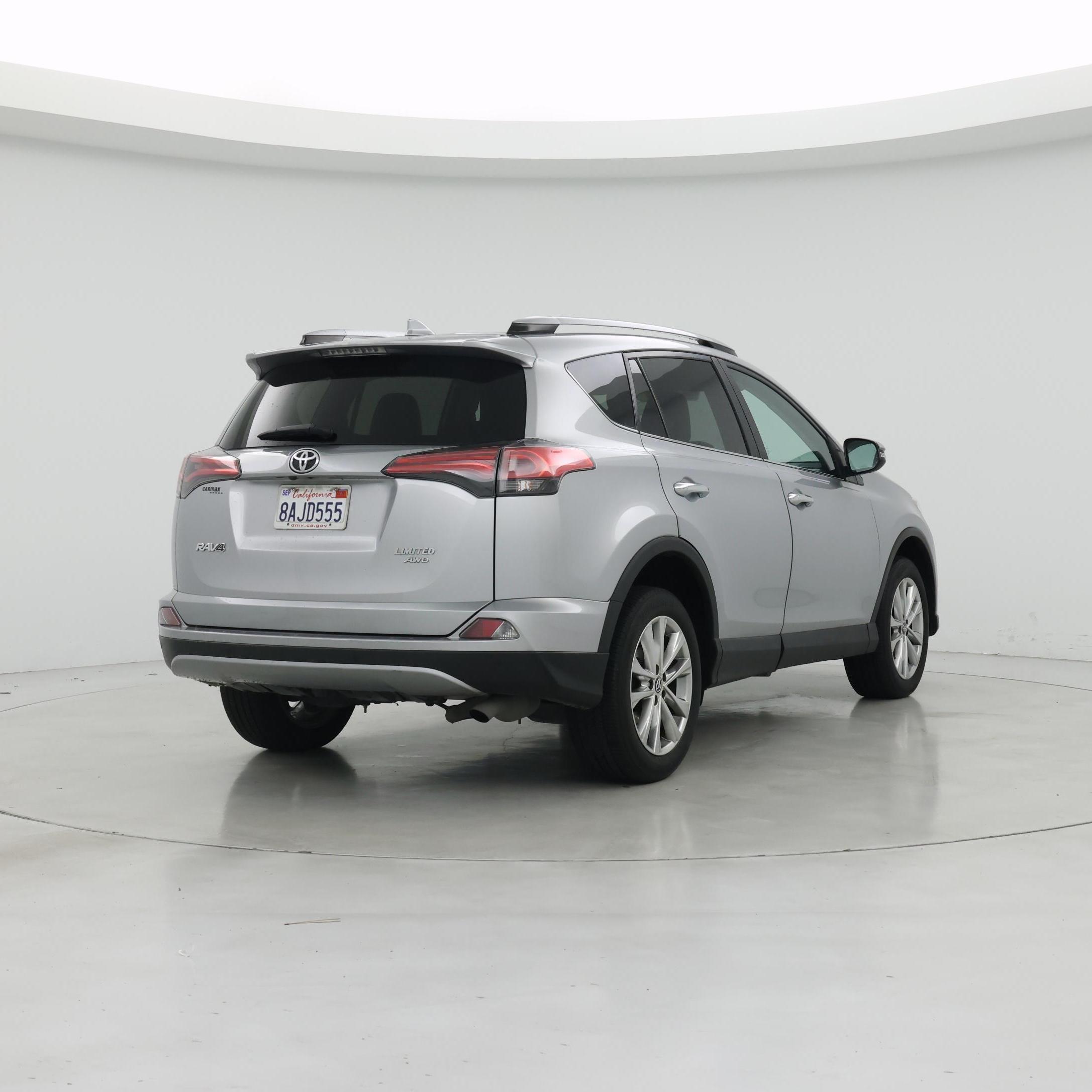 Thumbnail: 2017 Toyota RAV4 - 8