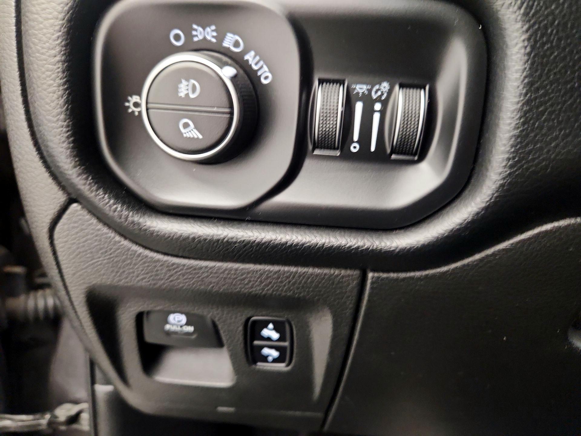 Thumbnail: 2019 RAM 1500 - 13