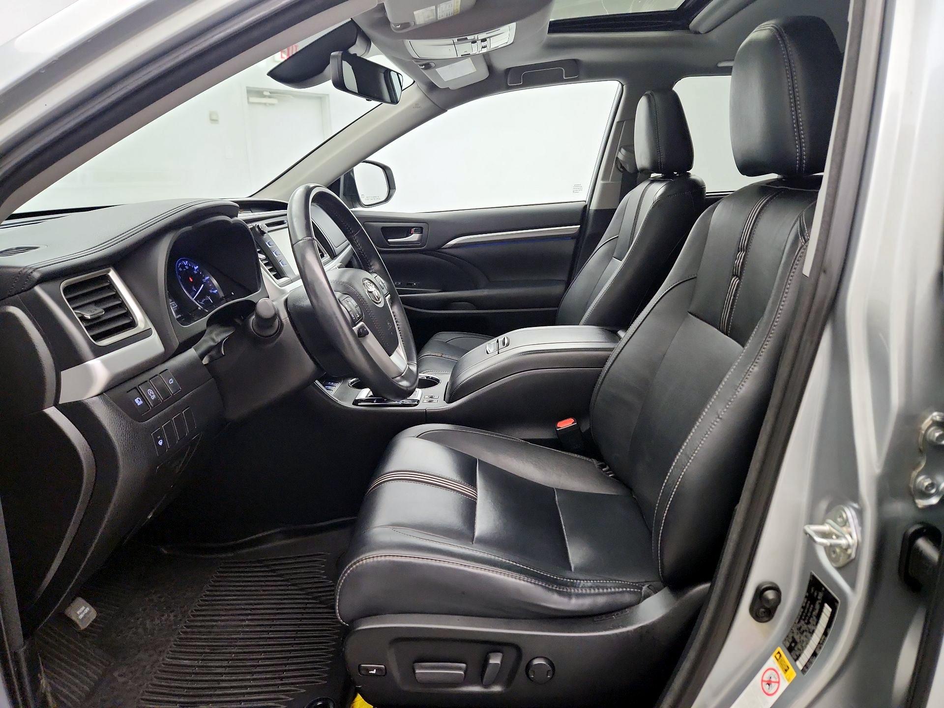 Thumbnail: 2018 Toyota Highlander - 11