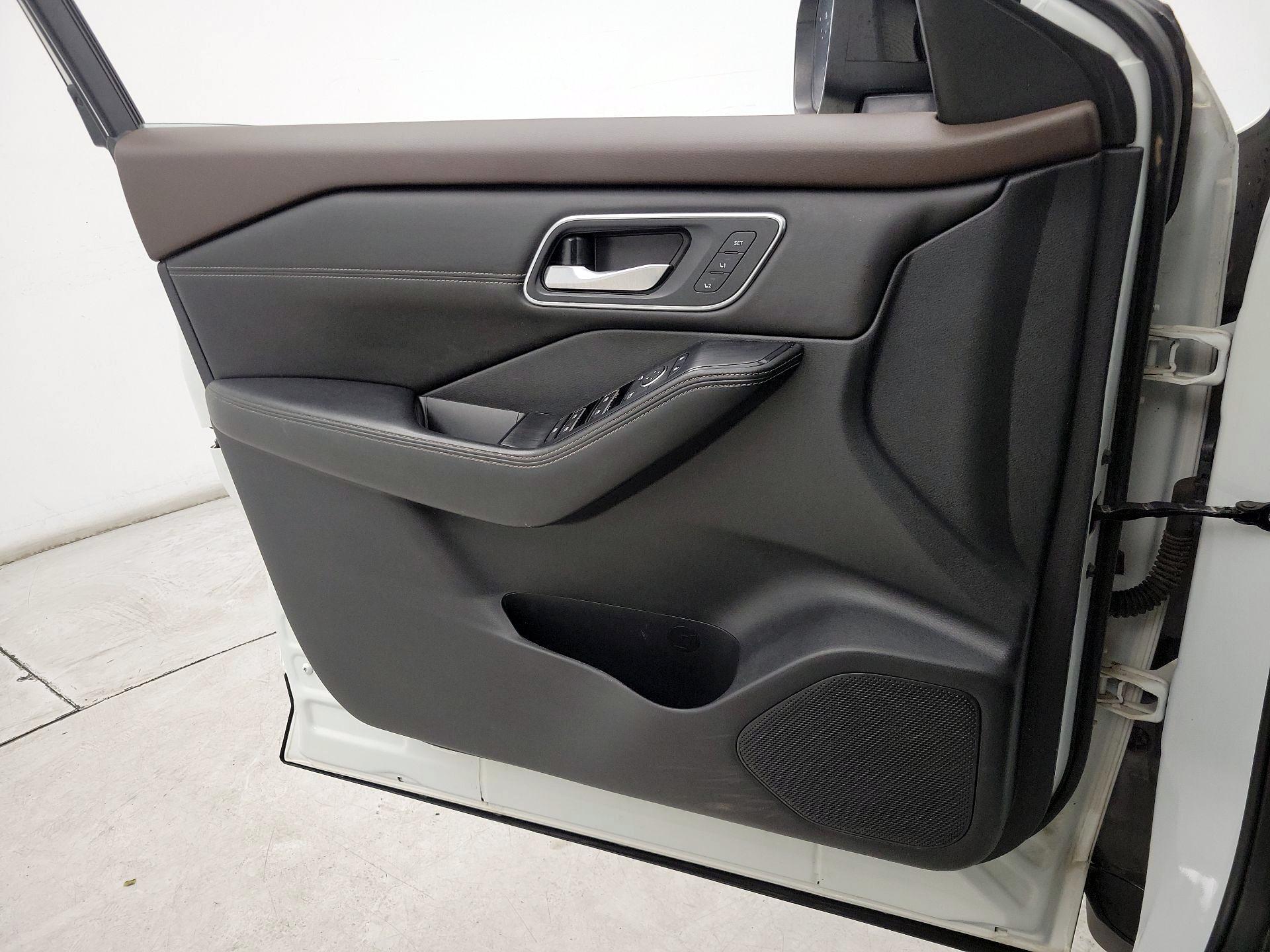 Thumbnail: 2021 Nissan Rogue - 12