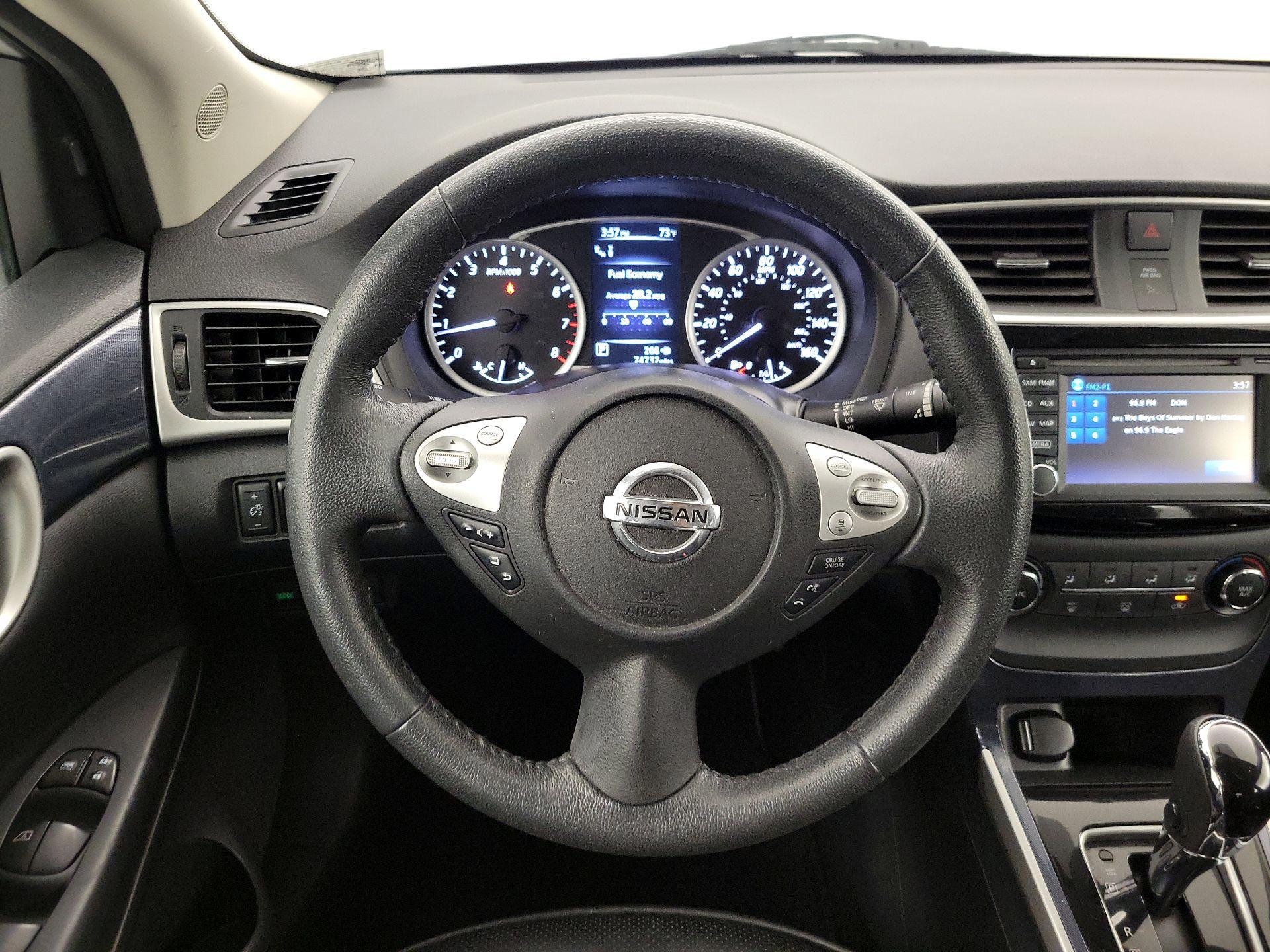 Thumbnail: 2016 Nissan Sentra - 10