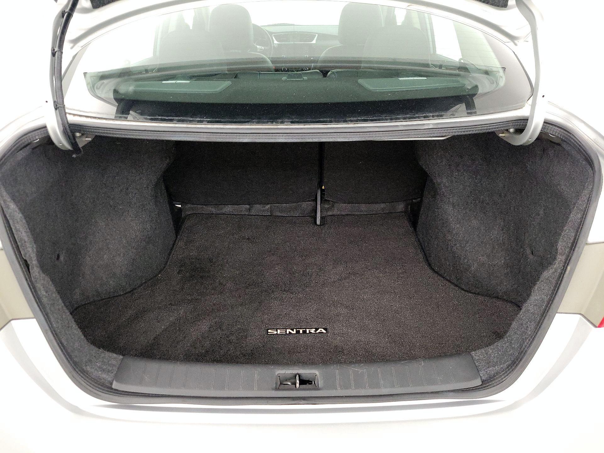 Thumbnail: 2016 Nissan Sentra - 20