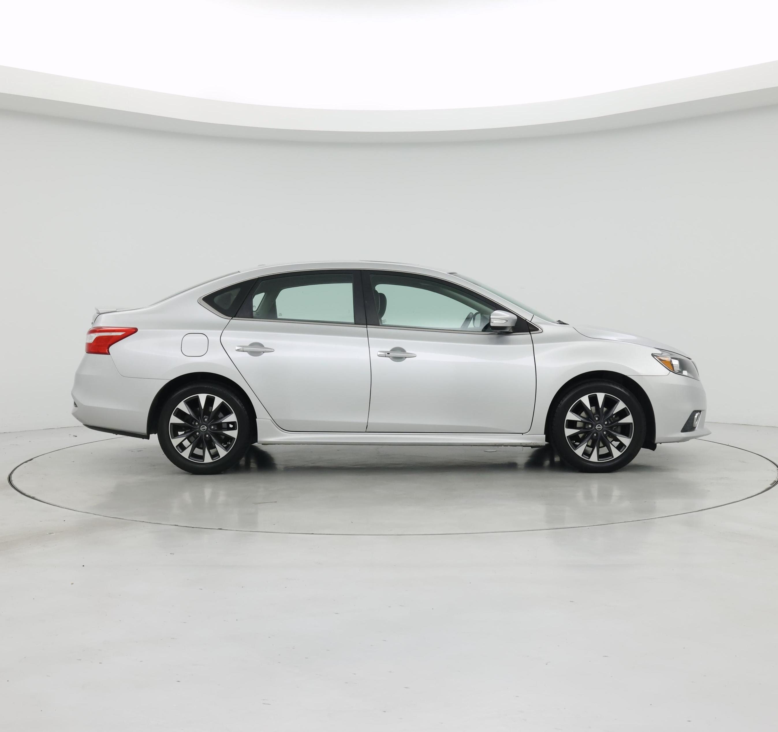 Thumbnail: 2016 Nissan Sentra - 7