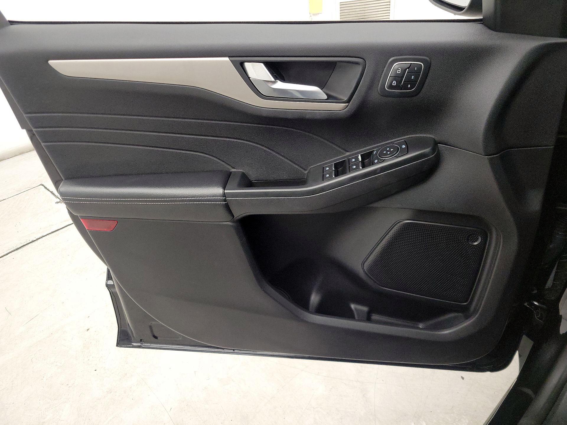 Thumbnail: 2022 Ford Escape - 12