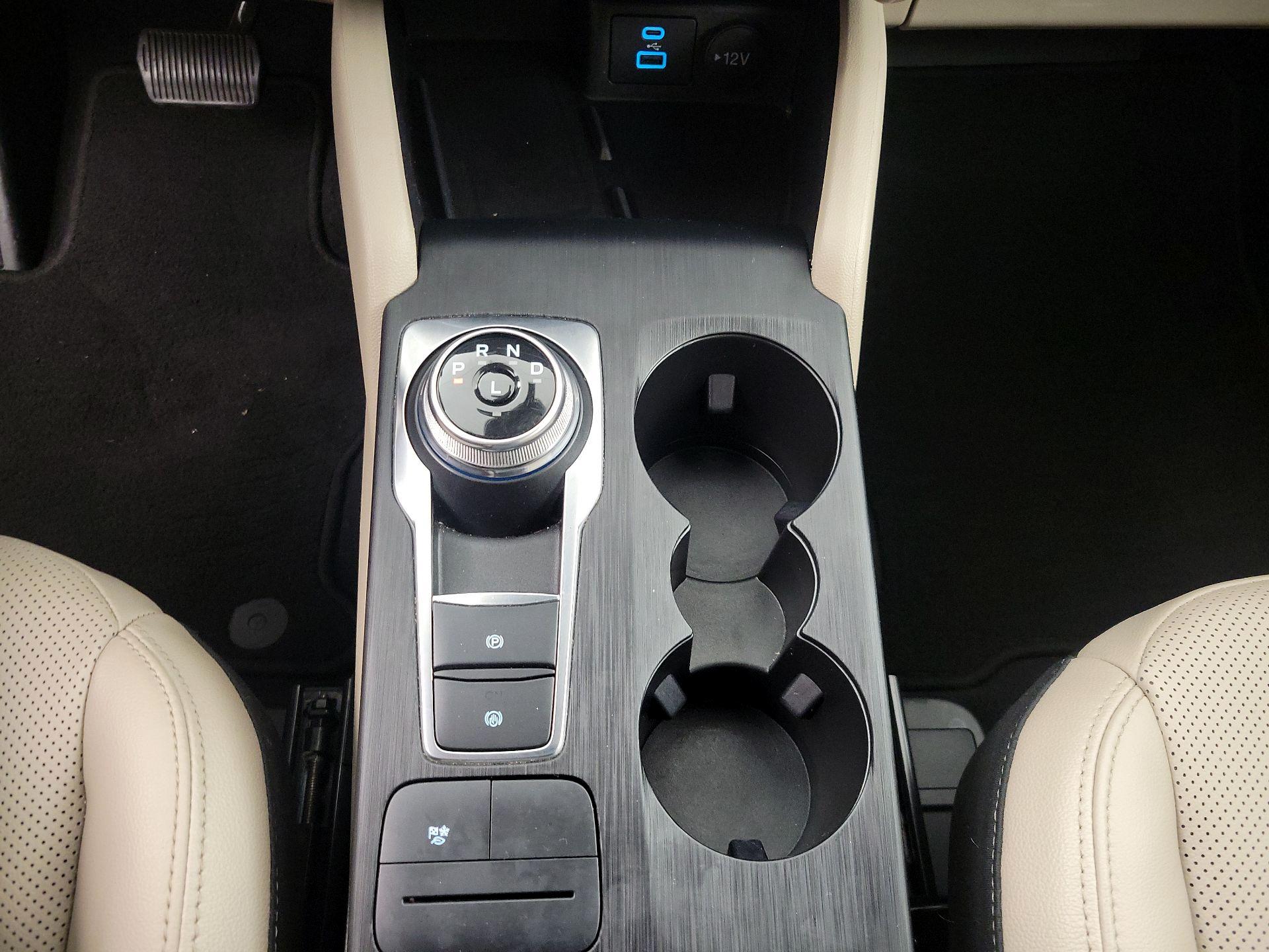 Thumbnail: 2022 Ford Escape - 18