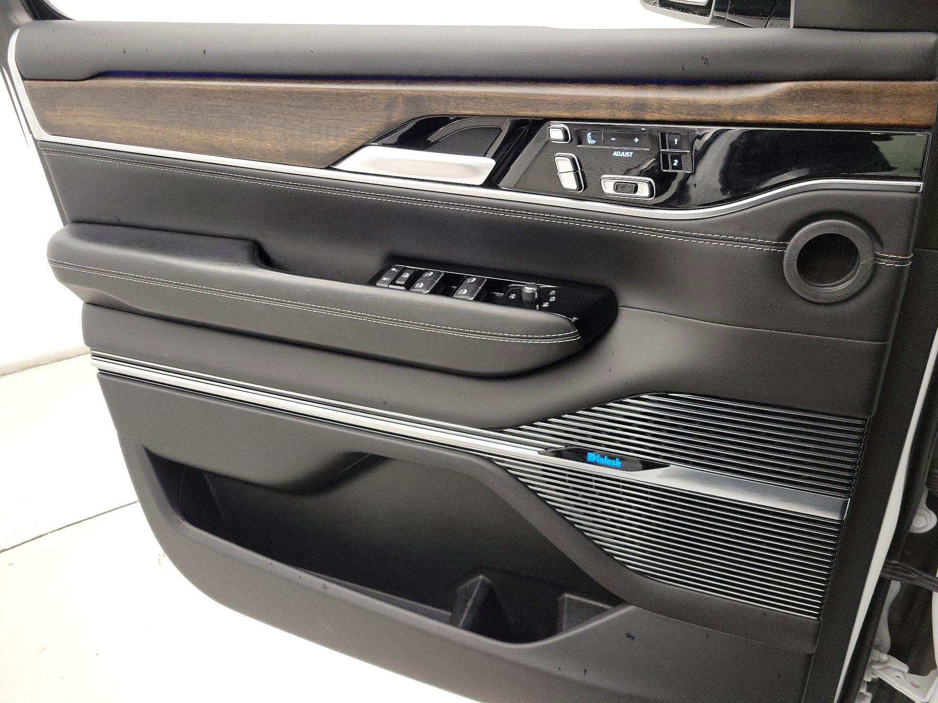 Thumbnail: 2022 Jeep Grand Wagoneer - 12