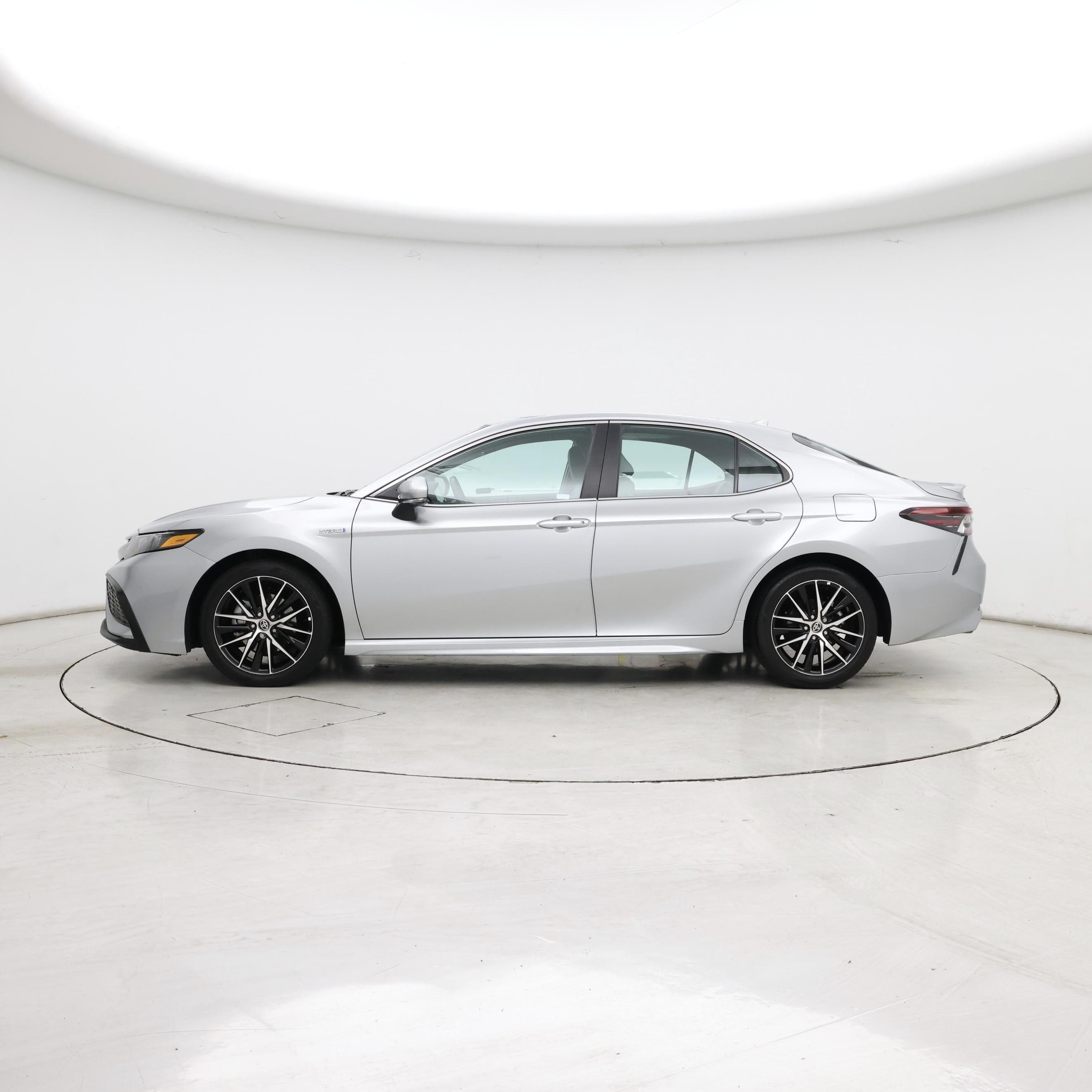 Thumbnail: 2021 Toyota Camry - 3