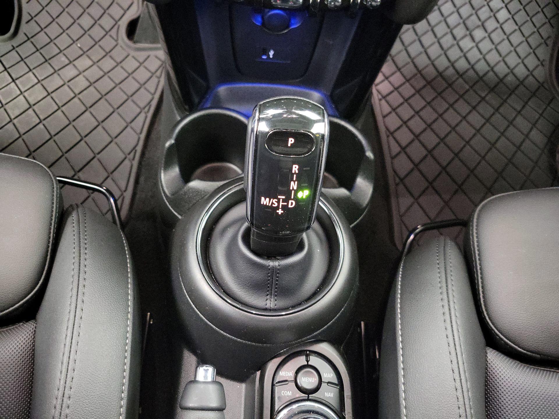 Thumbnail: 2023 MINI Cooper Hardtop - 17