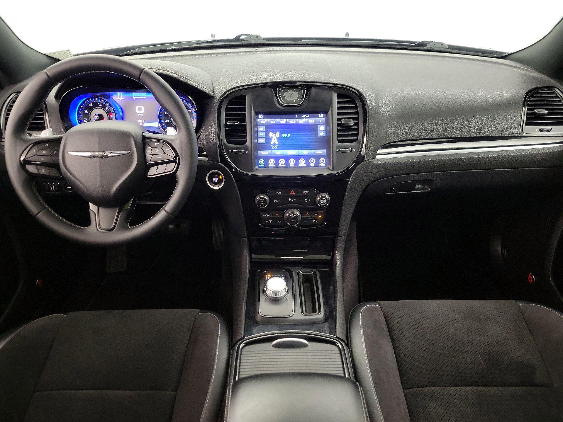 Thumbnail: 2017 Chrysler 300 - 9