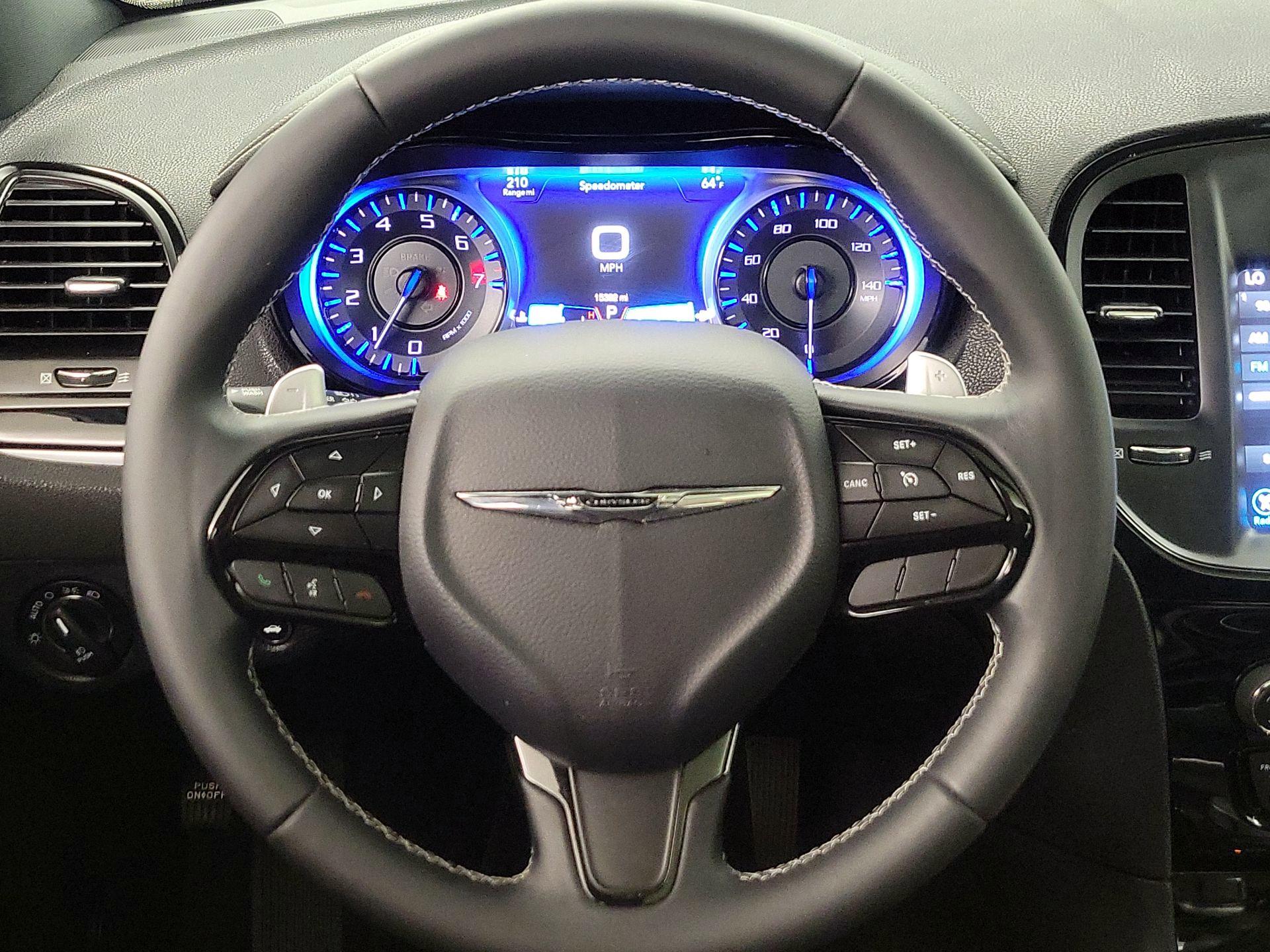 Thumbnail: 2017 Chrysler 300 - 10