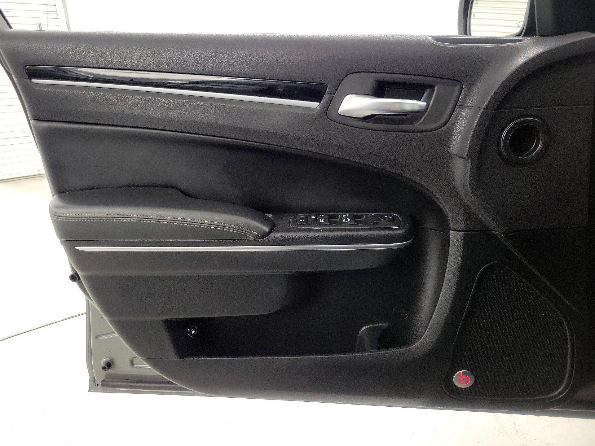 Thumbnail: 2017 Chrysler 300 - 12