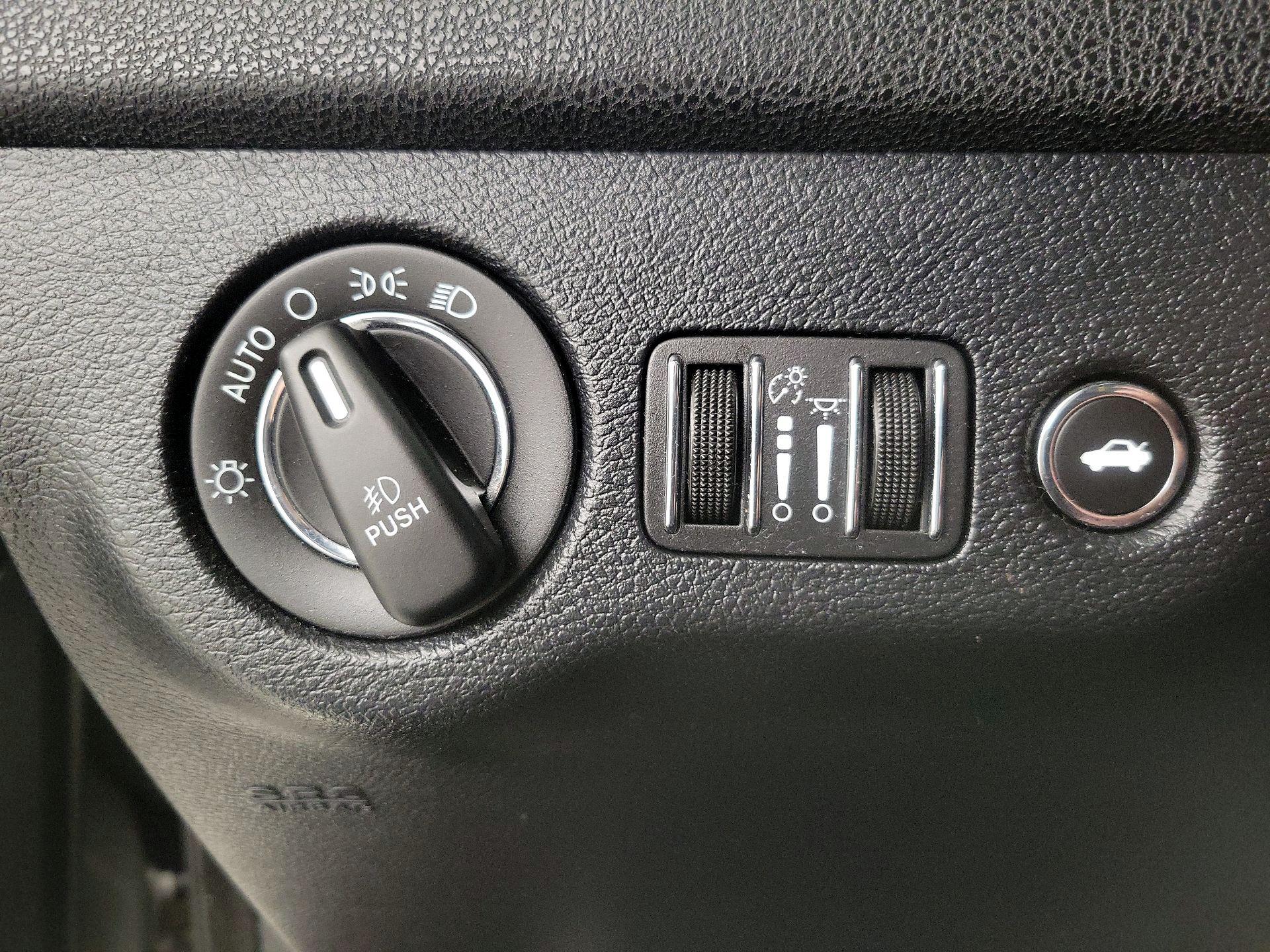 Thumbnail: 2017 Chrysler 300 - 13