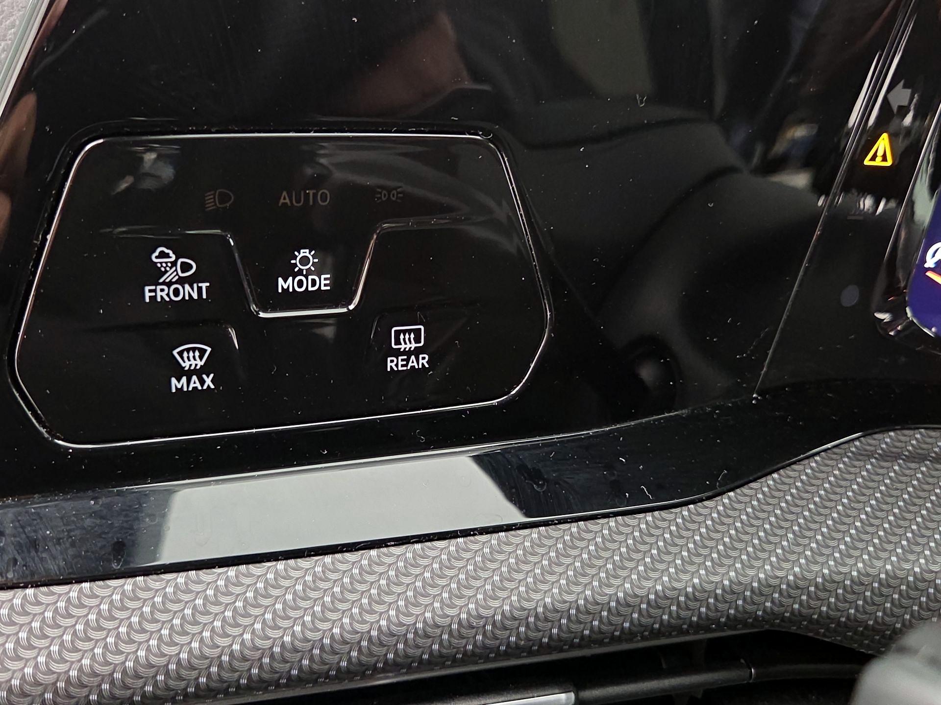 Thumbnail: 2023 Volkswagen Golf - 11