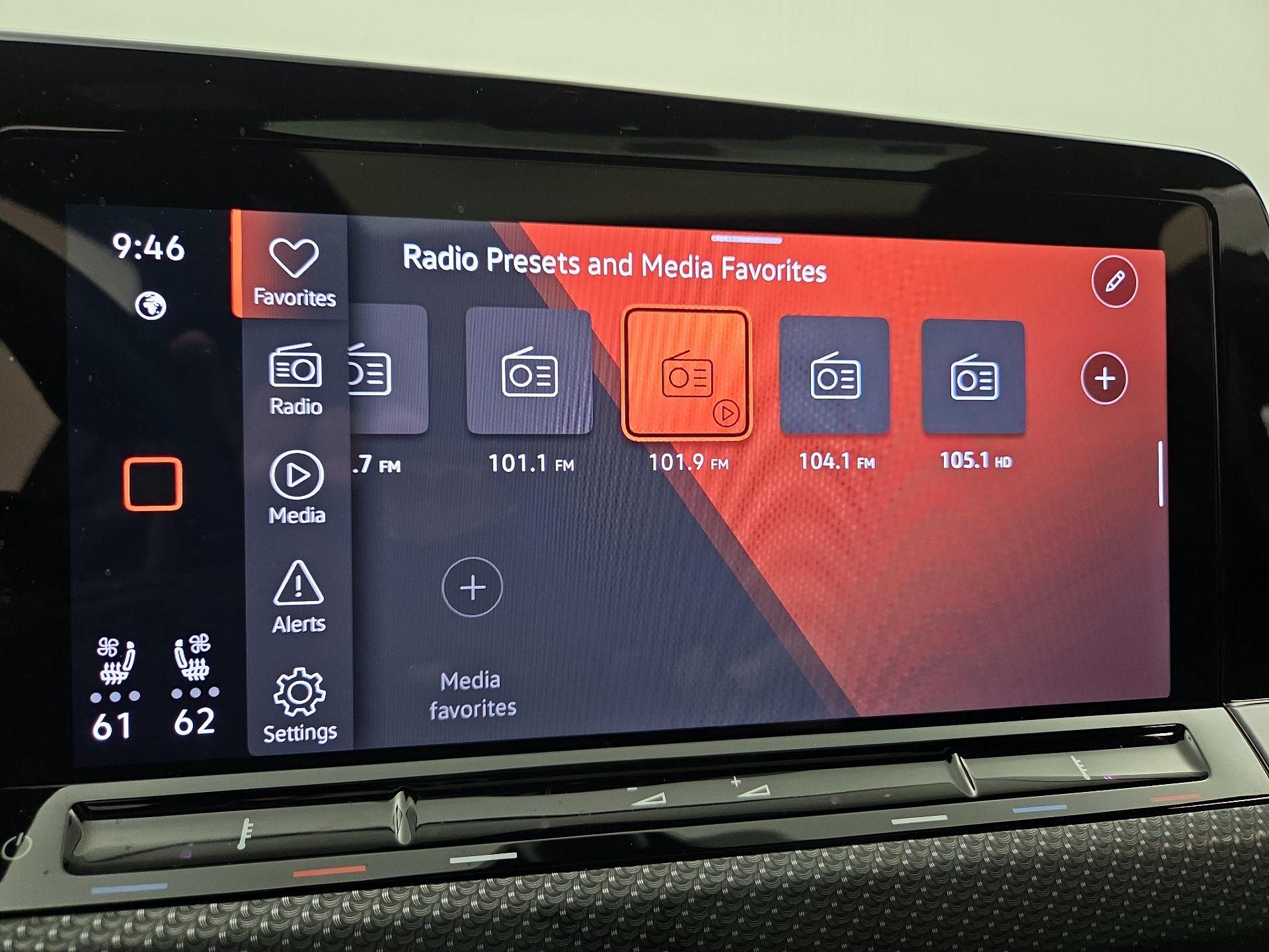 Thumbnail: 2023 Volkswagen Golf - 14