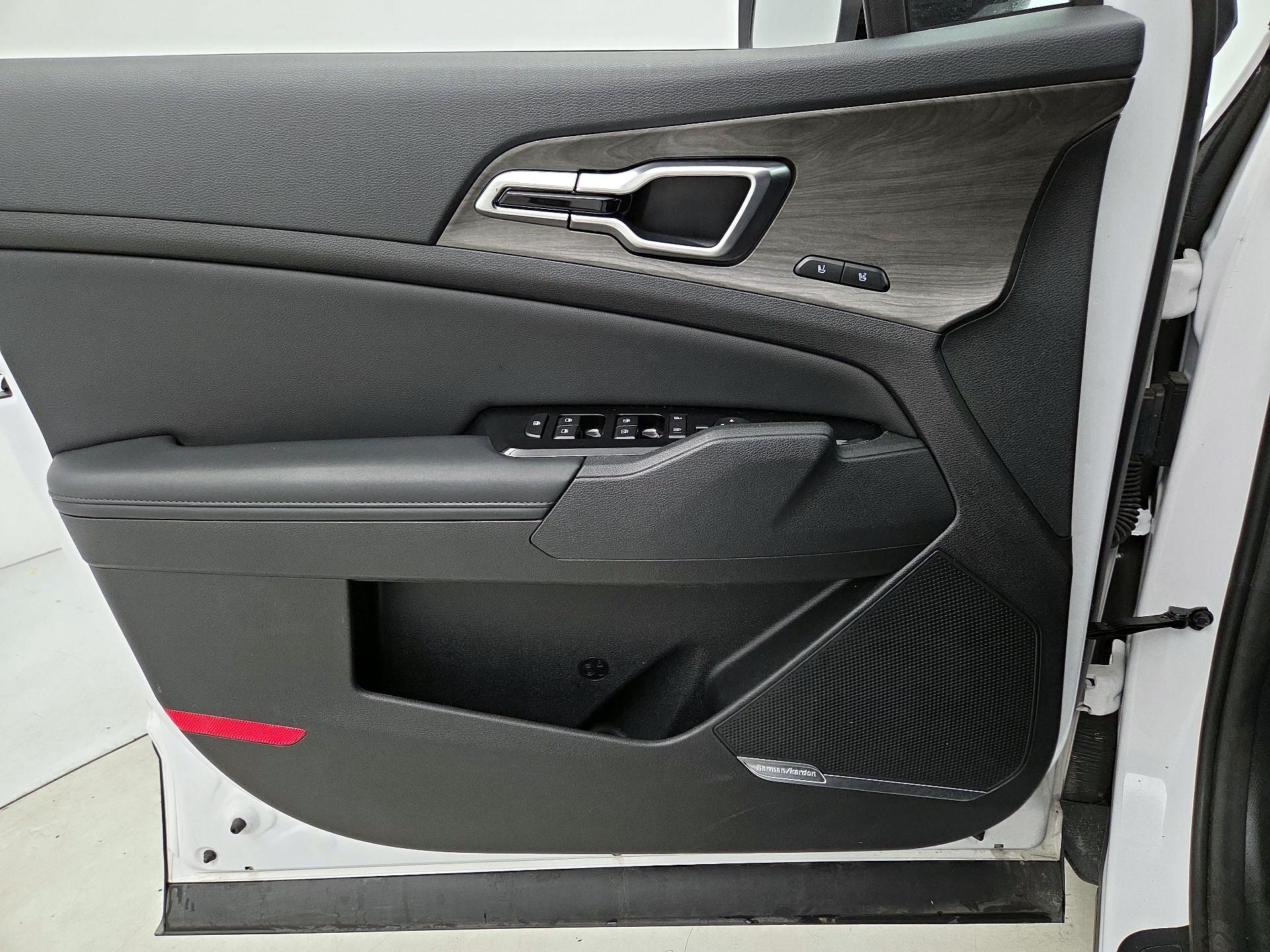 Thumbnail: 2023 Kia Sportage - 12