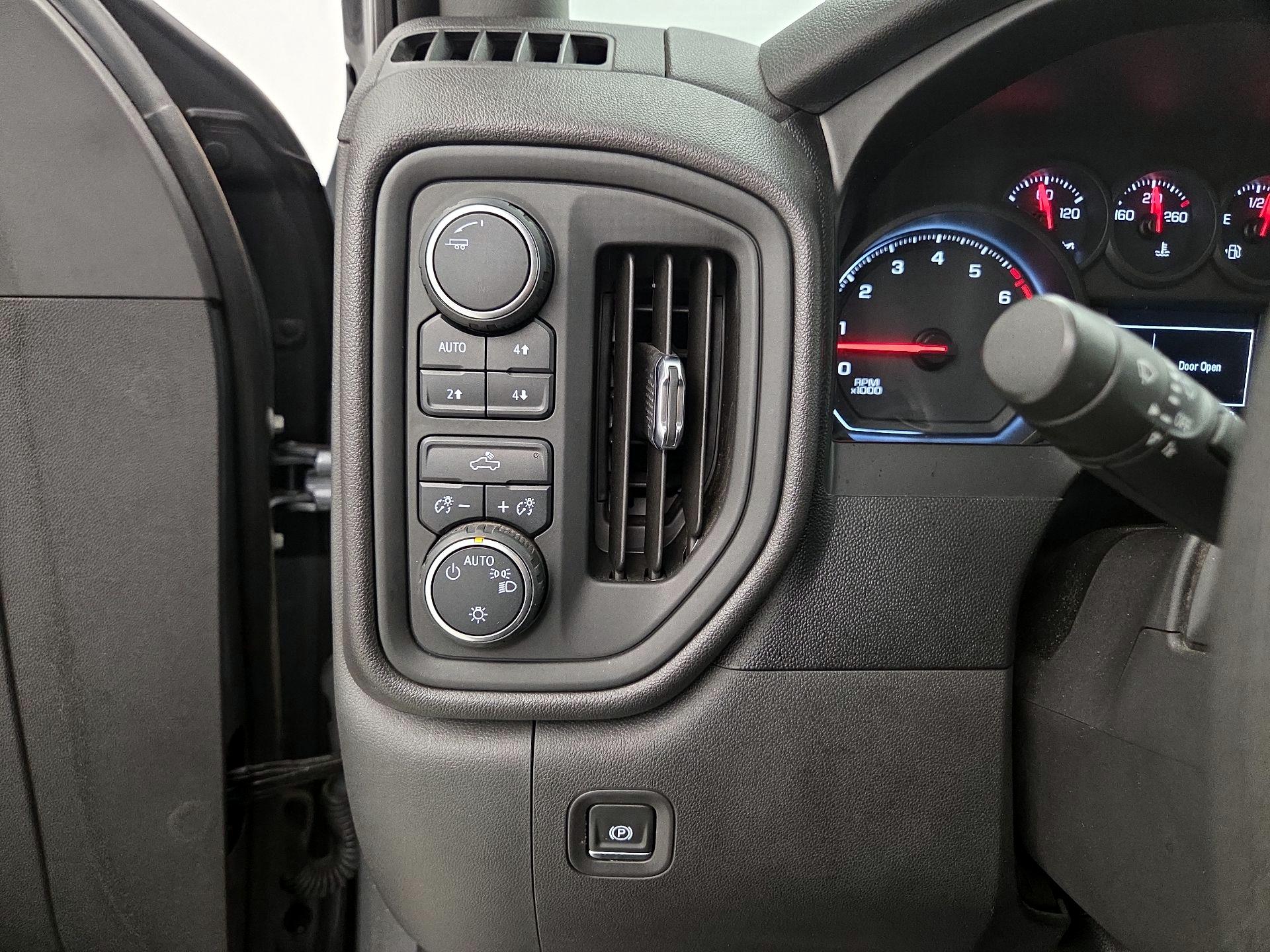 Thumbnail: 2020 Chevrolet Silverado 1500 - 13