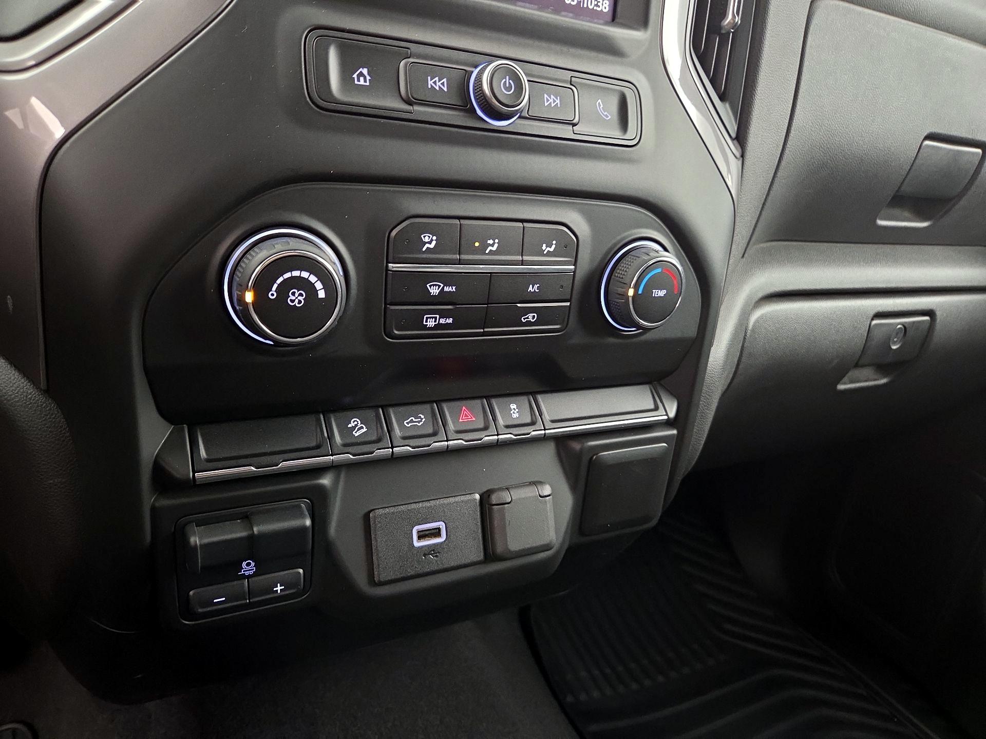 Thumbnail: 2020 Chevrolet Silverado 1500 - 16