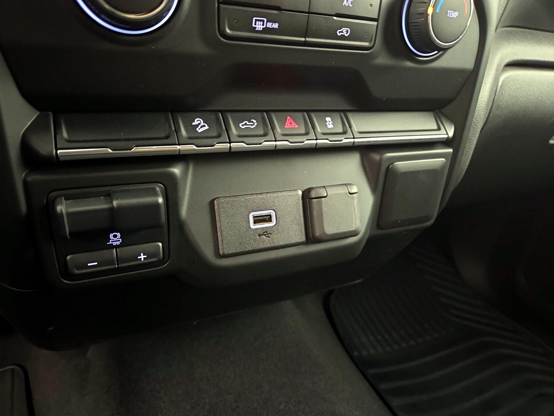 Thumbnail: 2020 Chevrolet Silverado 1500 - 18