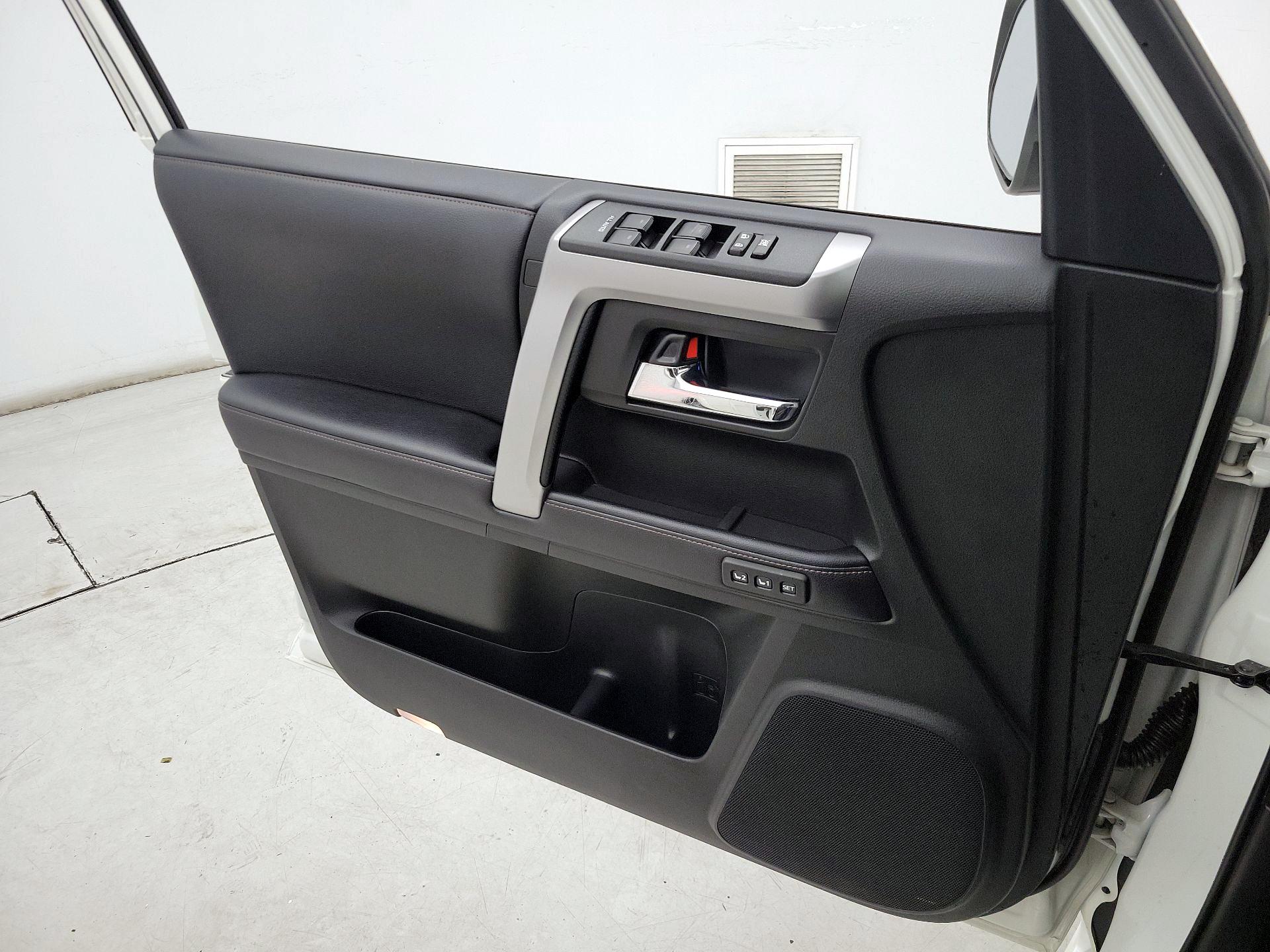 Thumbnail: 2019 Toyota 4Runner - 12