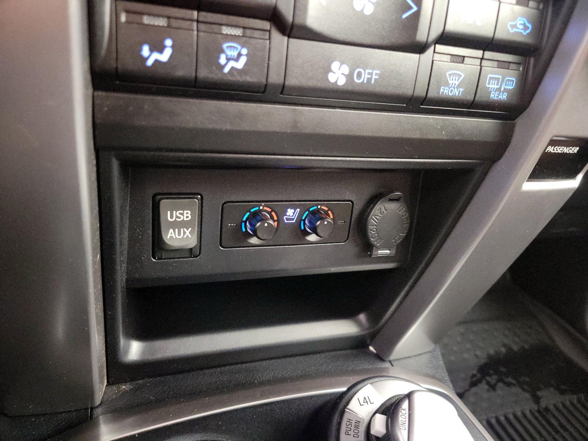 Thumbnail: 2019 Toyota 4Runner - 18