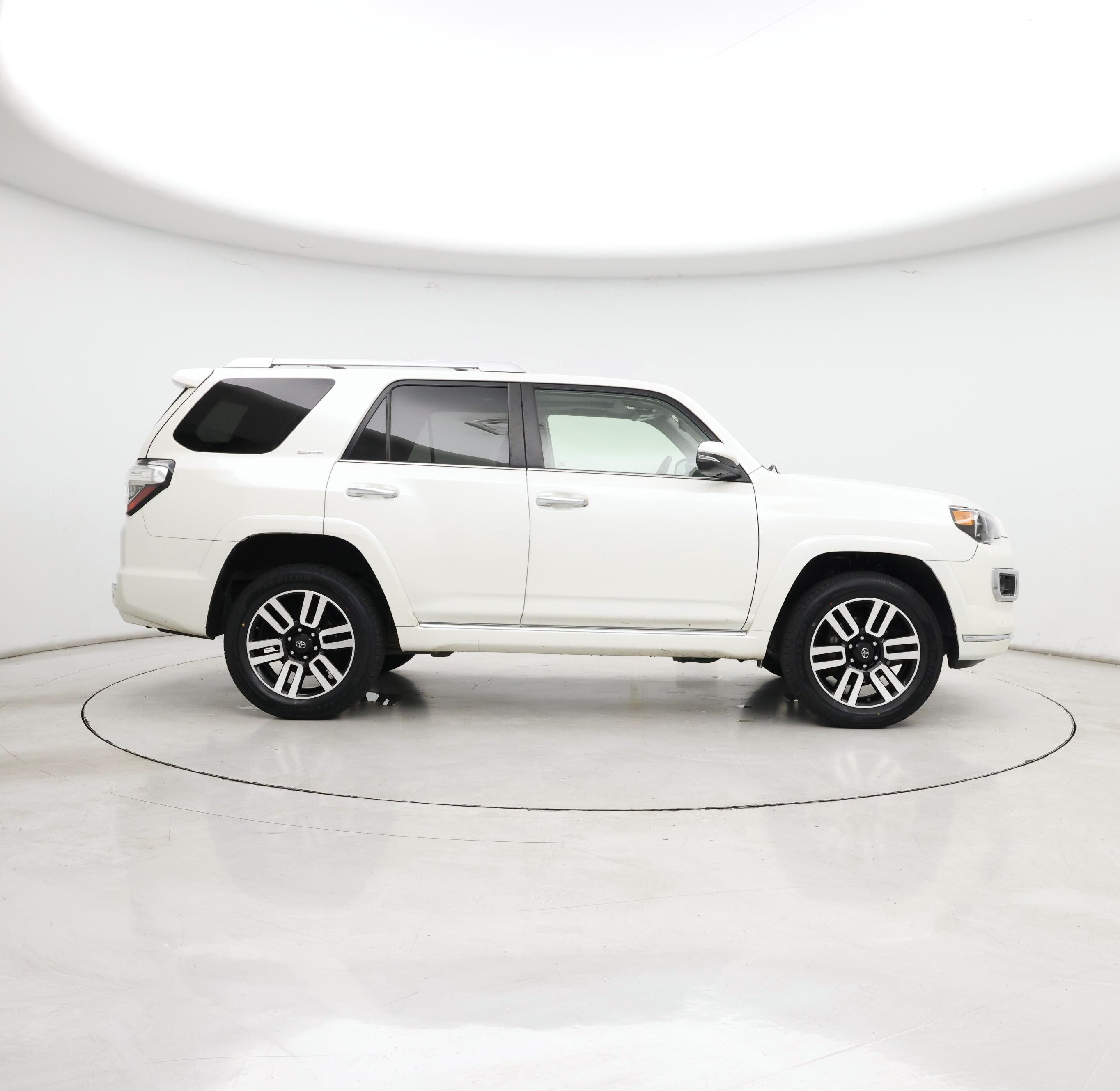 Thumbnail: 2019 Toyota 4Runner - 7