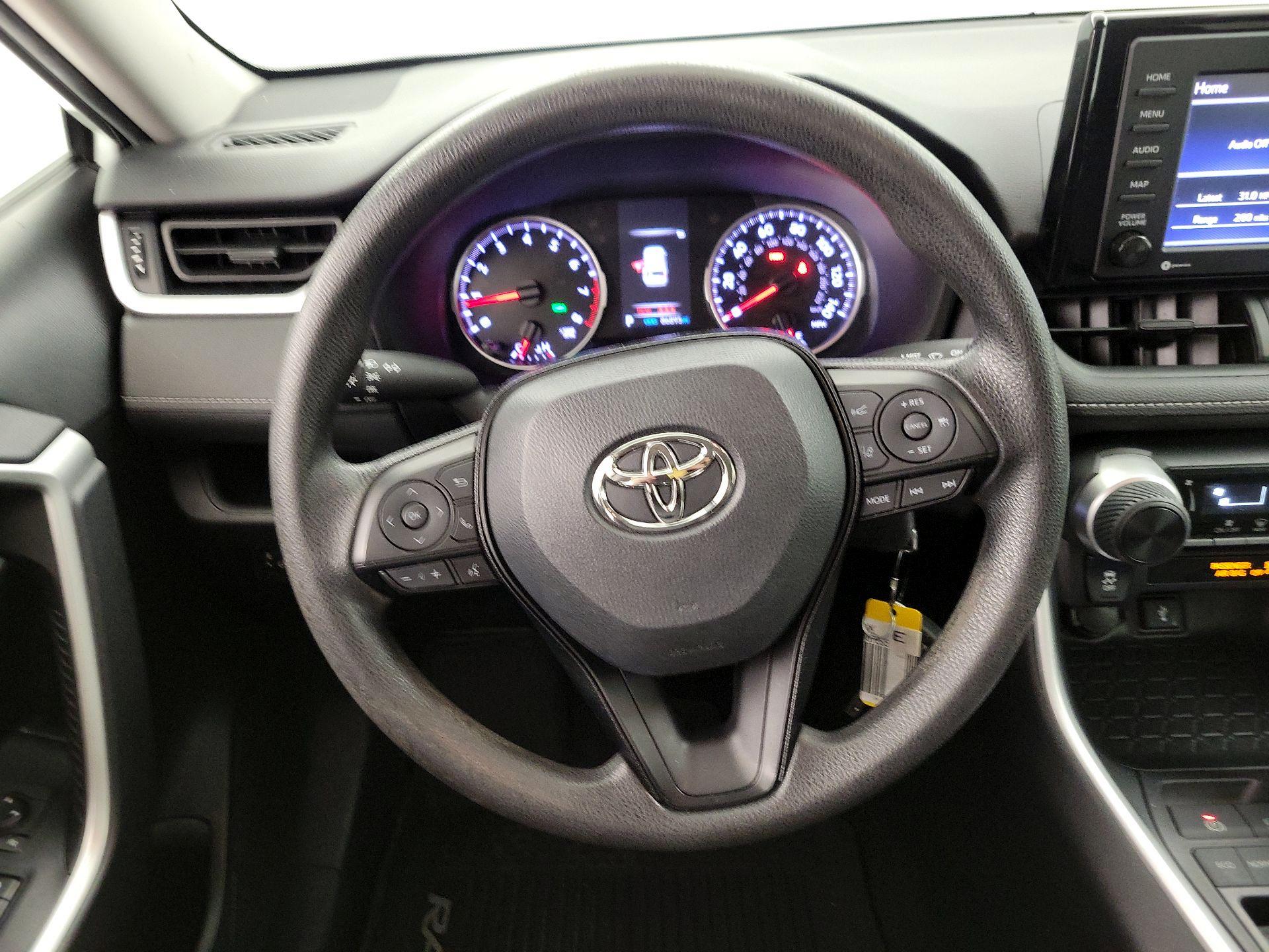 Thumbnail: 2020 Toyota RAV4 - 10