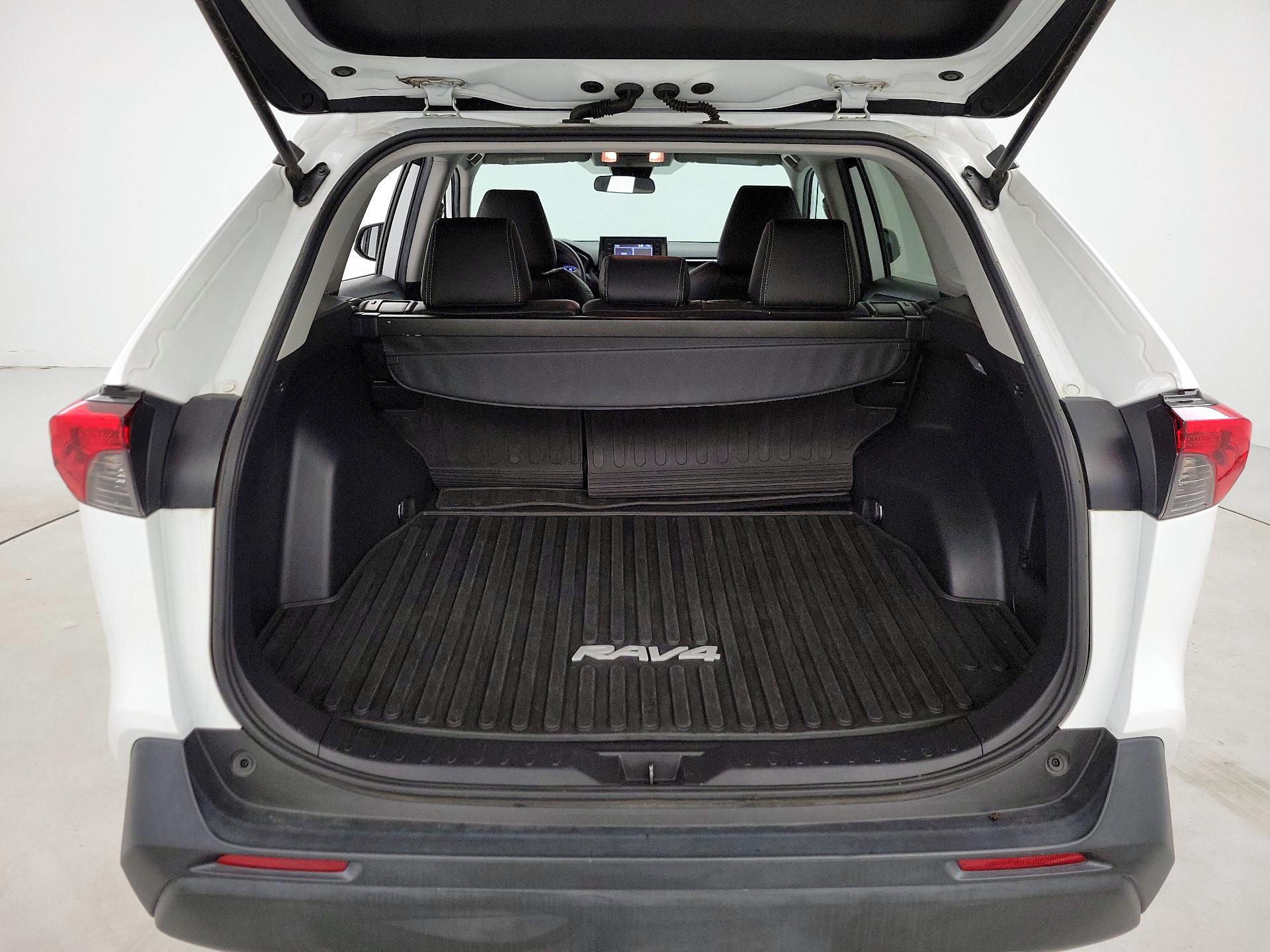 Thumbnail: 2020 Toyota RAV4 - 20