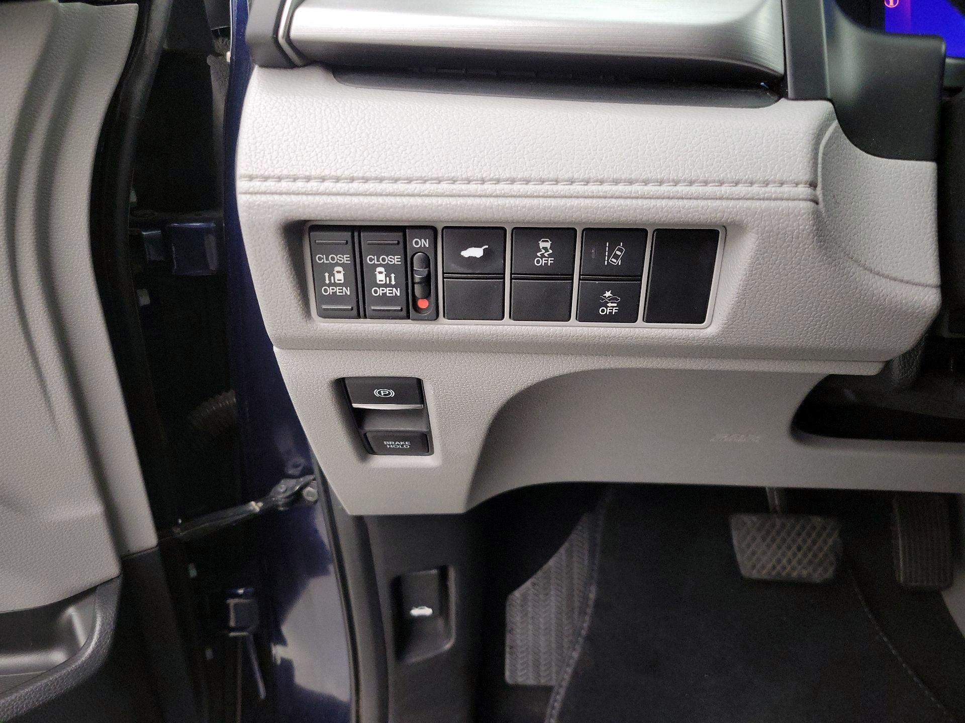 Thumbnail: 2019 Honda Odyssey - 13