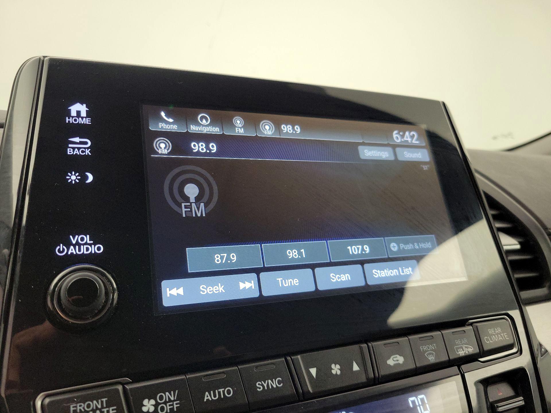 Thumbnail: 2019 Honda Odyssey - 15