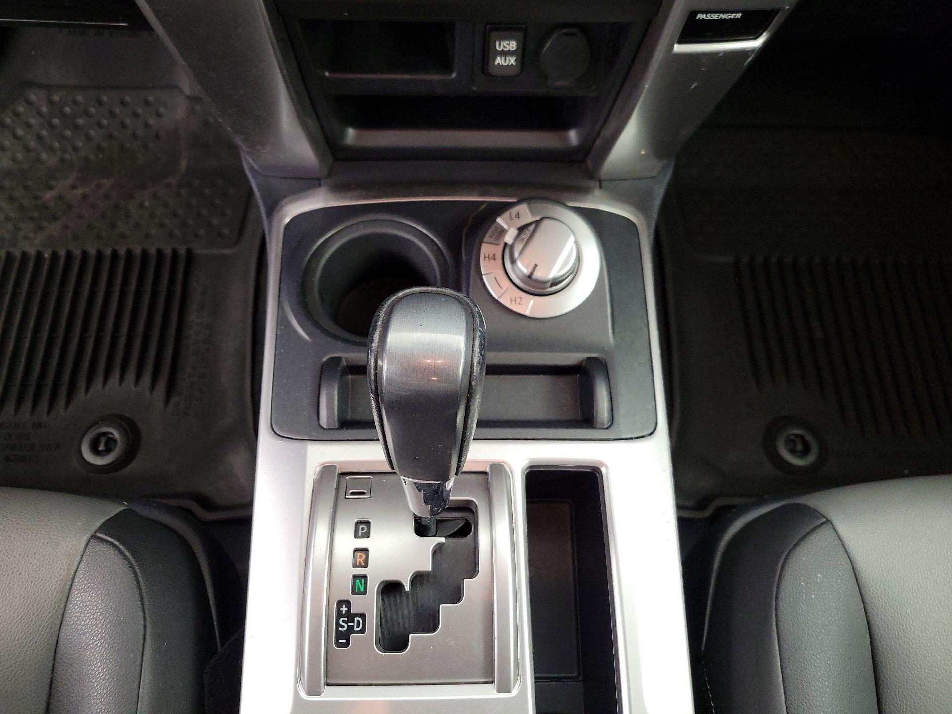 Thumbnail: 2019 Toyota 4Runner - 18