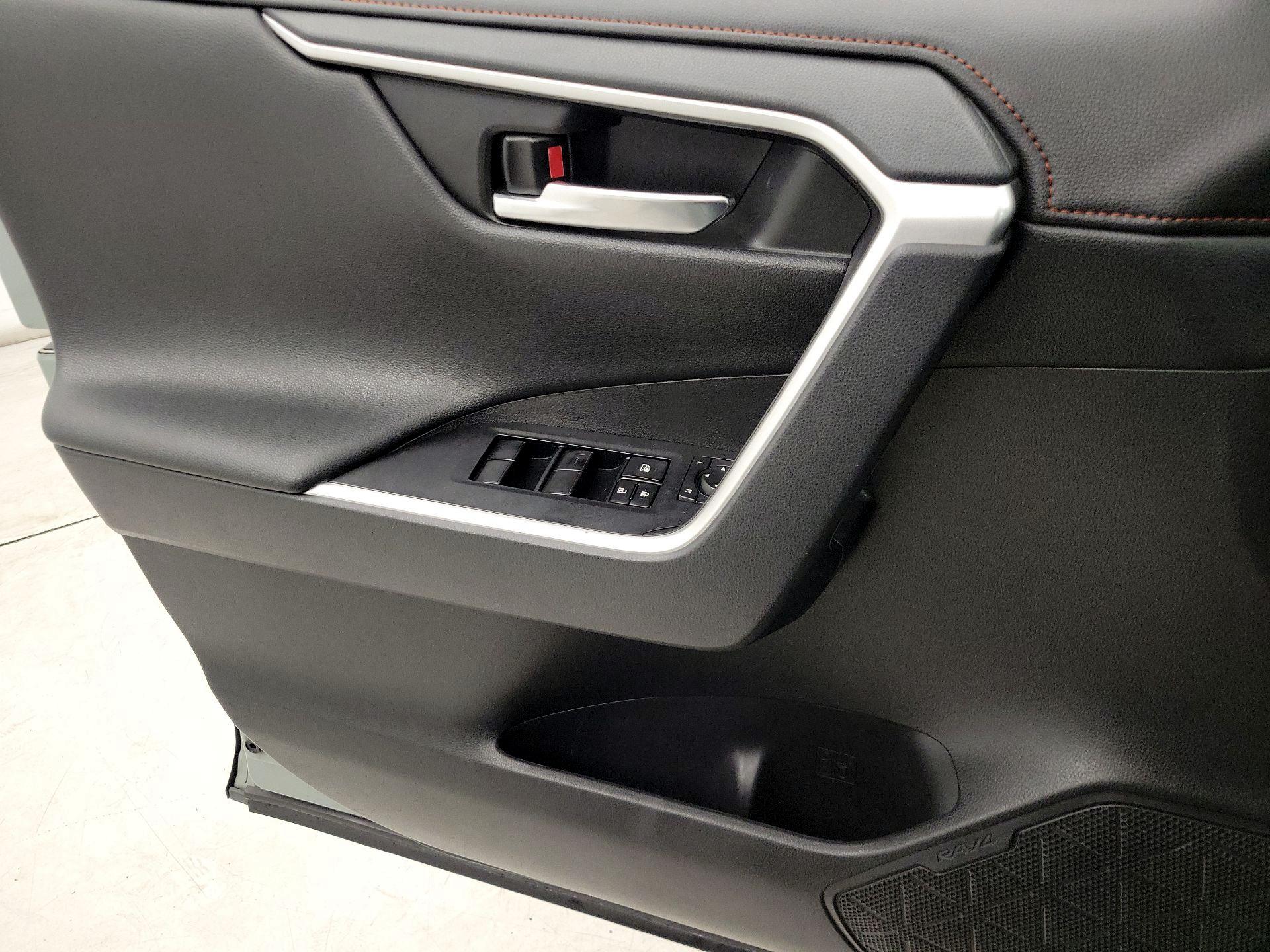 Thumbnail: 2021 Toyota RAV4 - 12