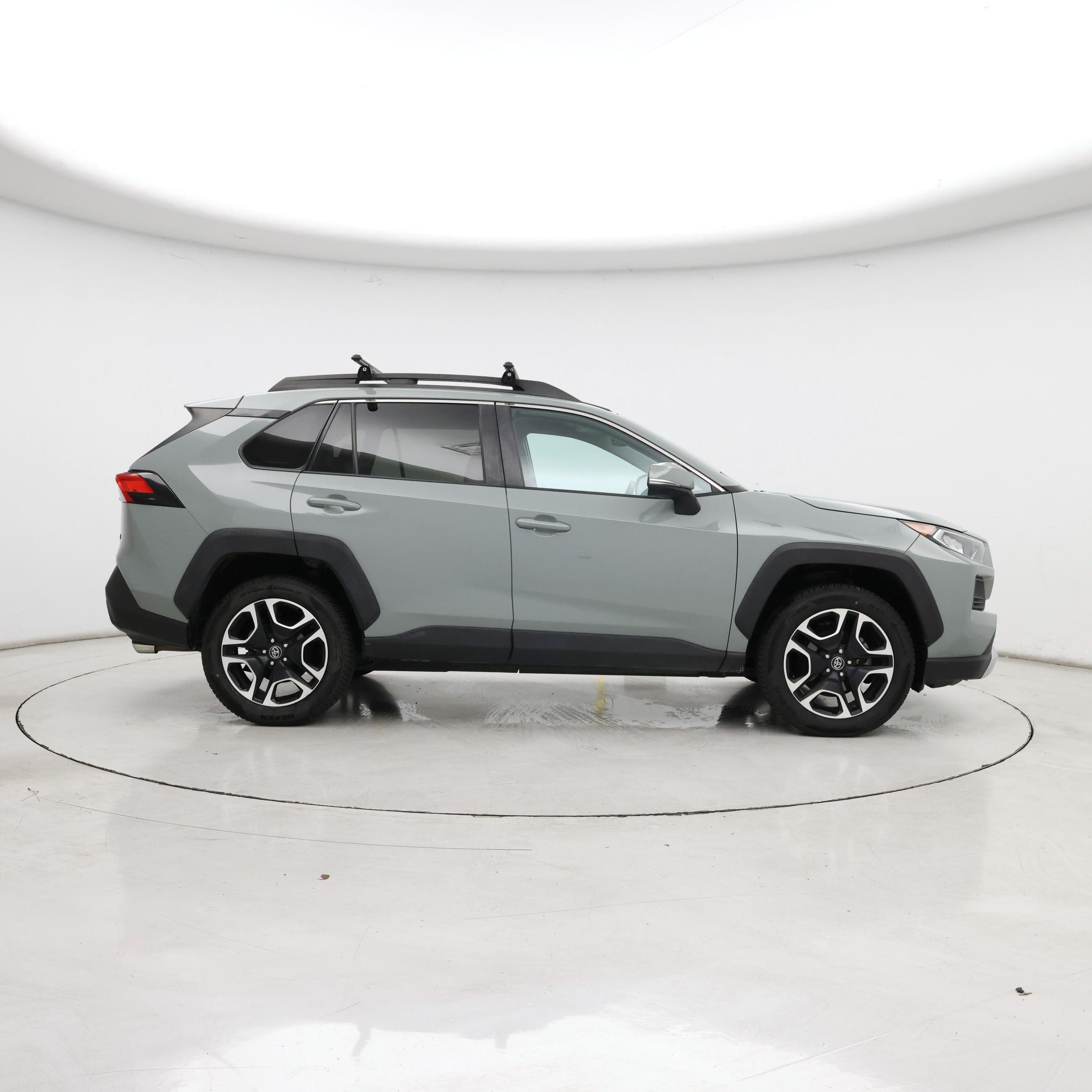 Thumbnail: 2021 Toyota RAV4 - 7