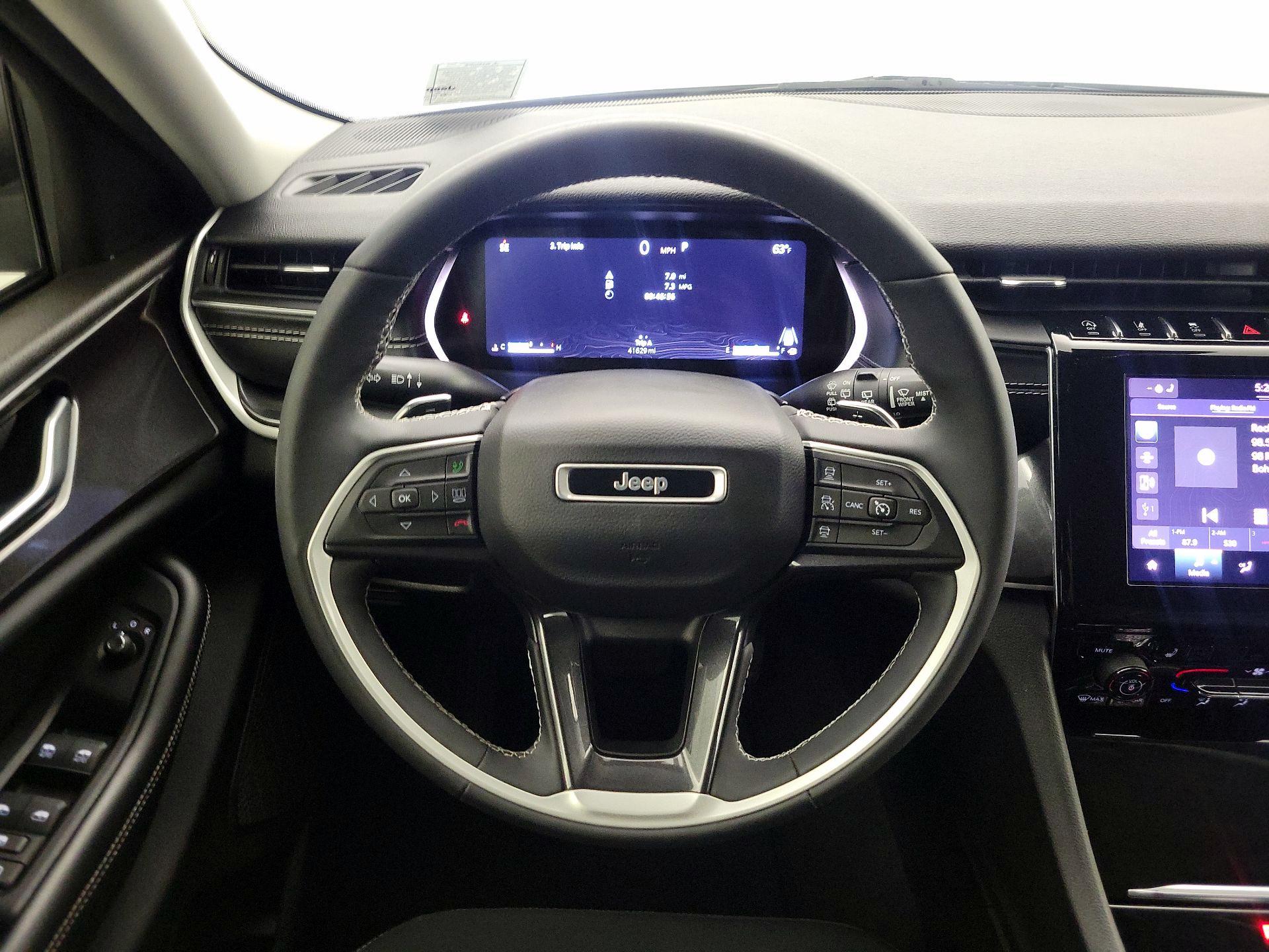 Thumbnail: 2023 Jeep Grand Cherokee - 10