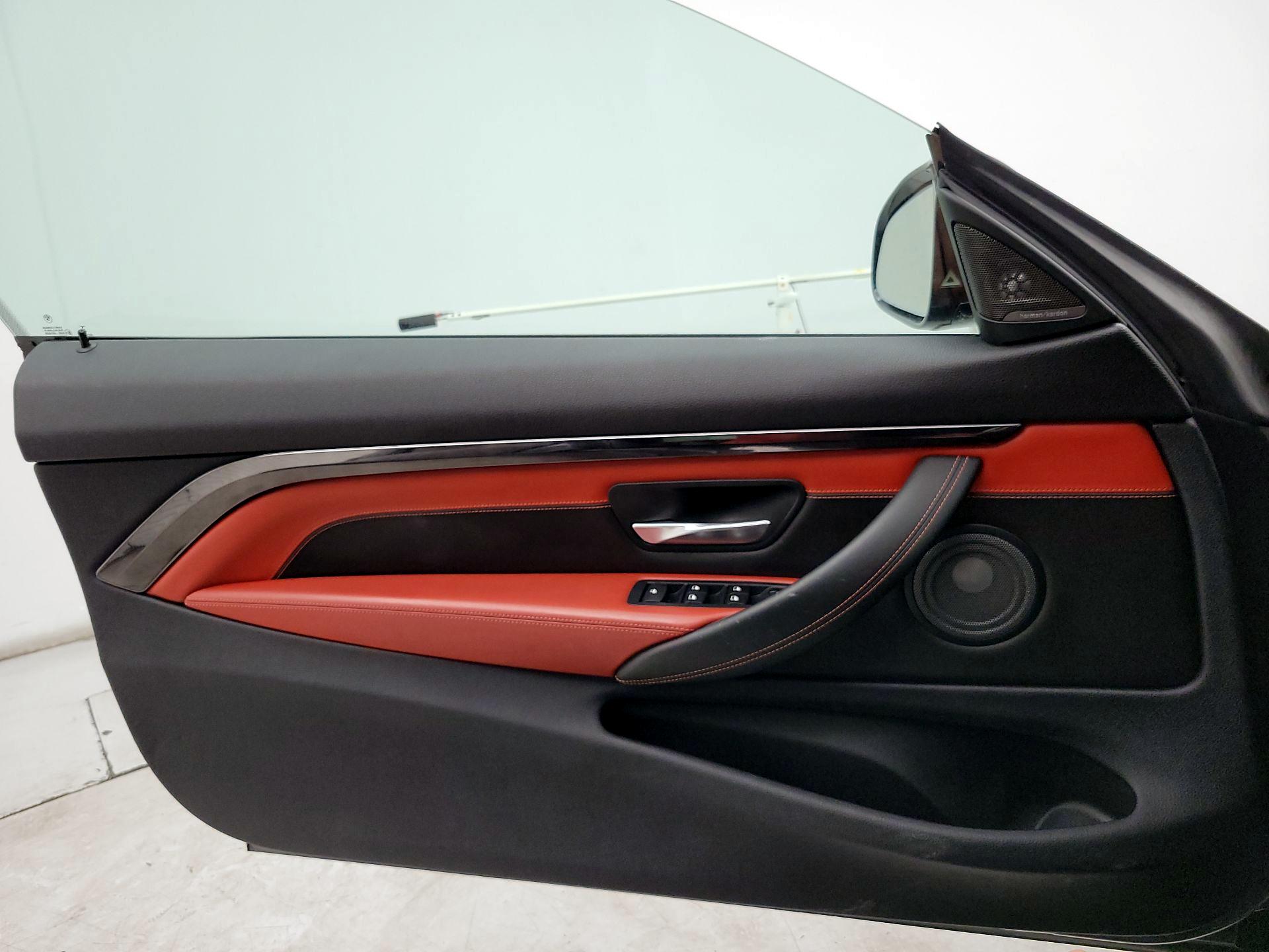 Thumbnail: 2015 BMW M4 - 12