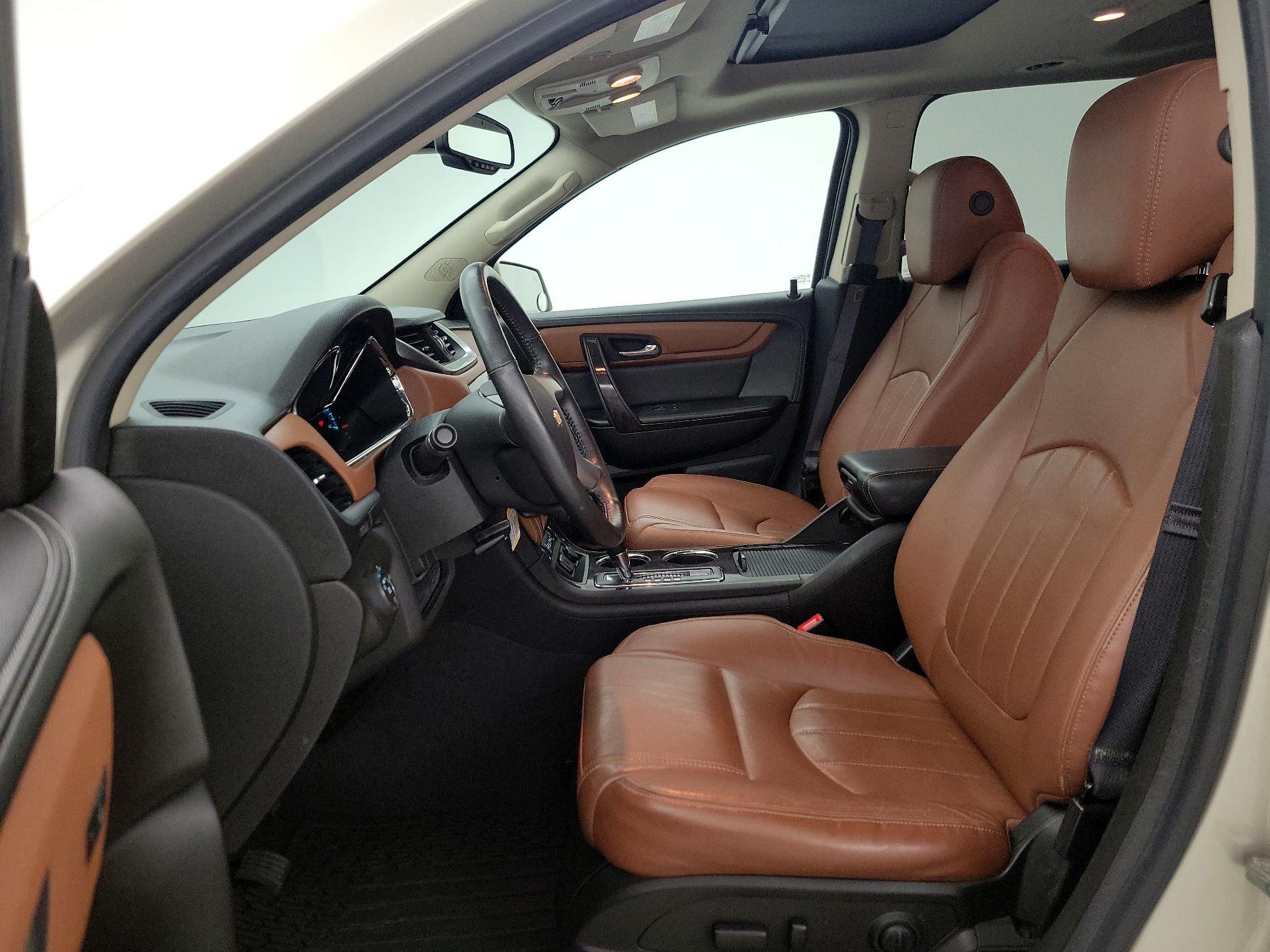 Thumbnail: 2015 Chevrolet Traverse - 11