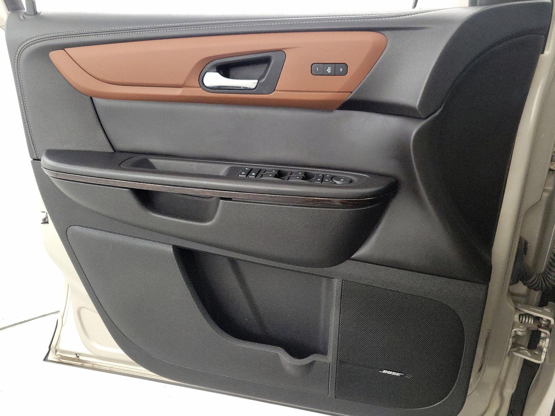 Thumbnail: 2015 Chevrolet Traverse - 12