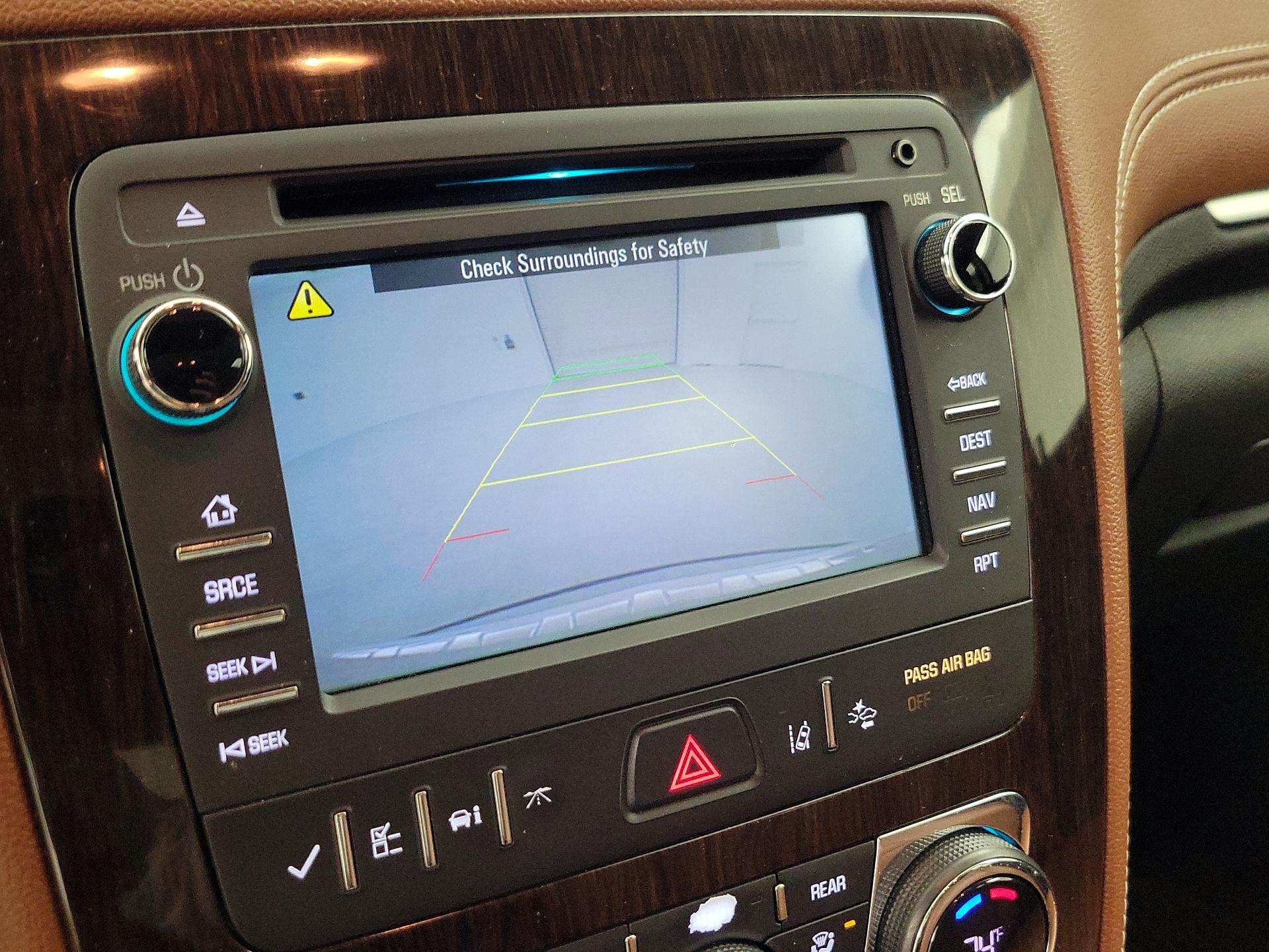 Thumbnail: 2015 Chevrolet Traverse - 15