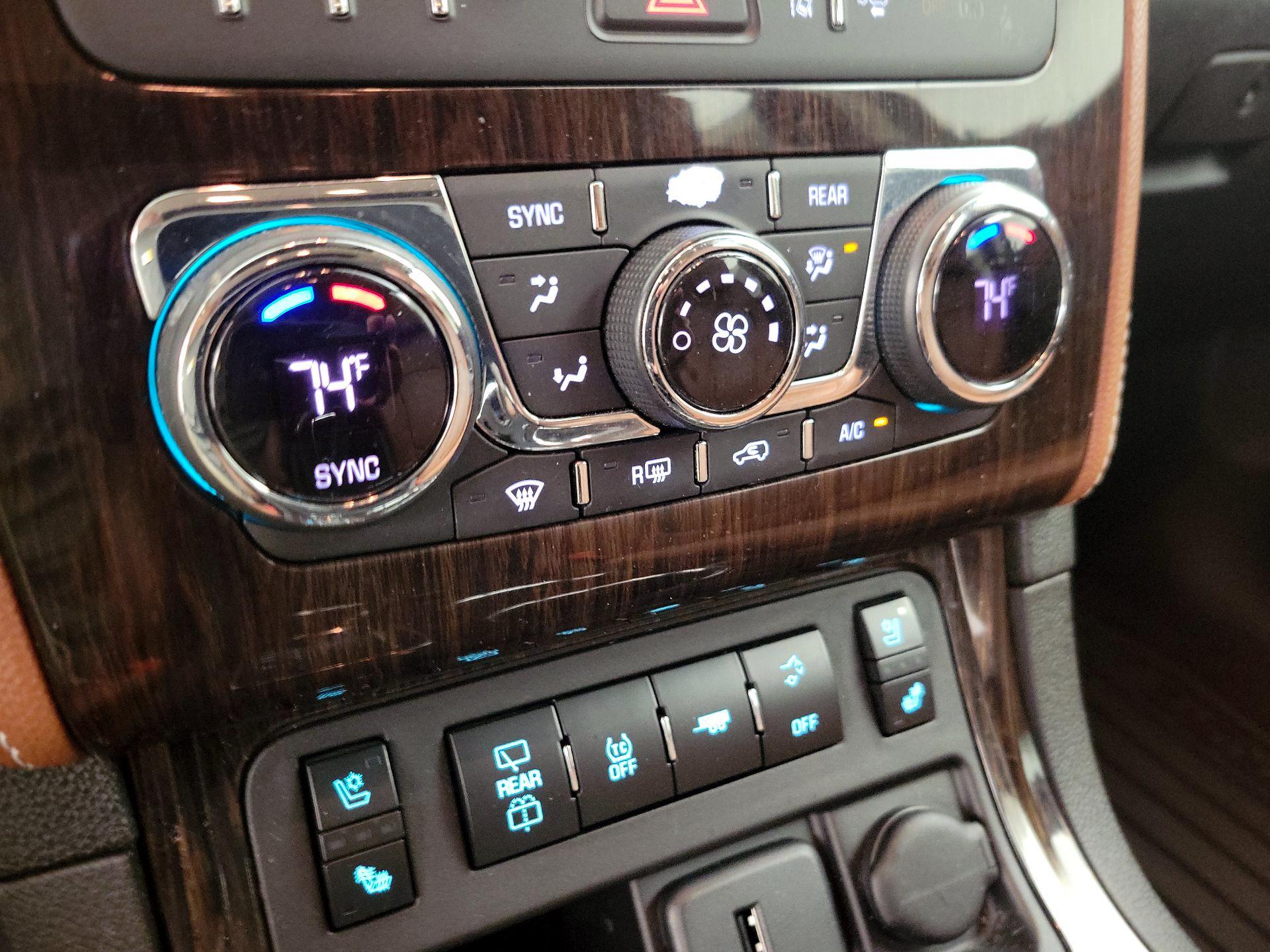 Thumbnail: 2015 Chevrolet Traverse - 17